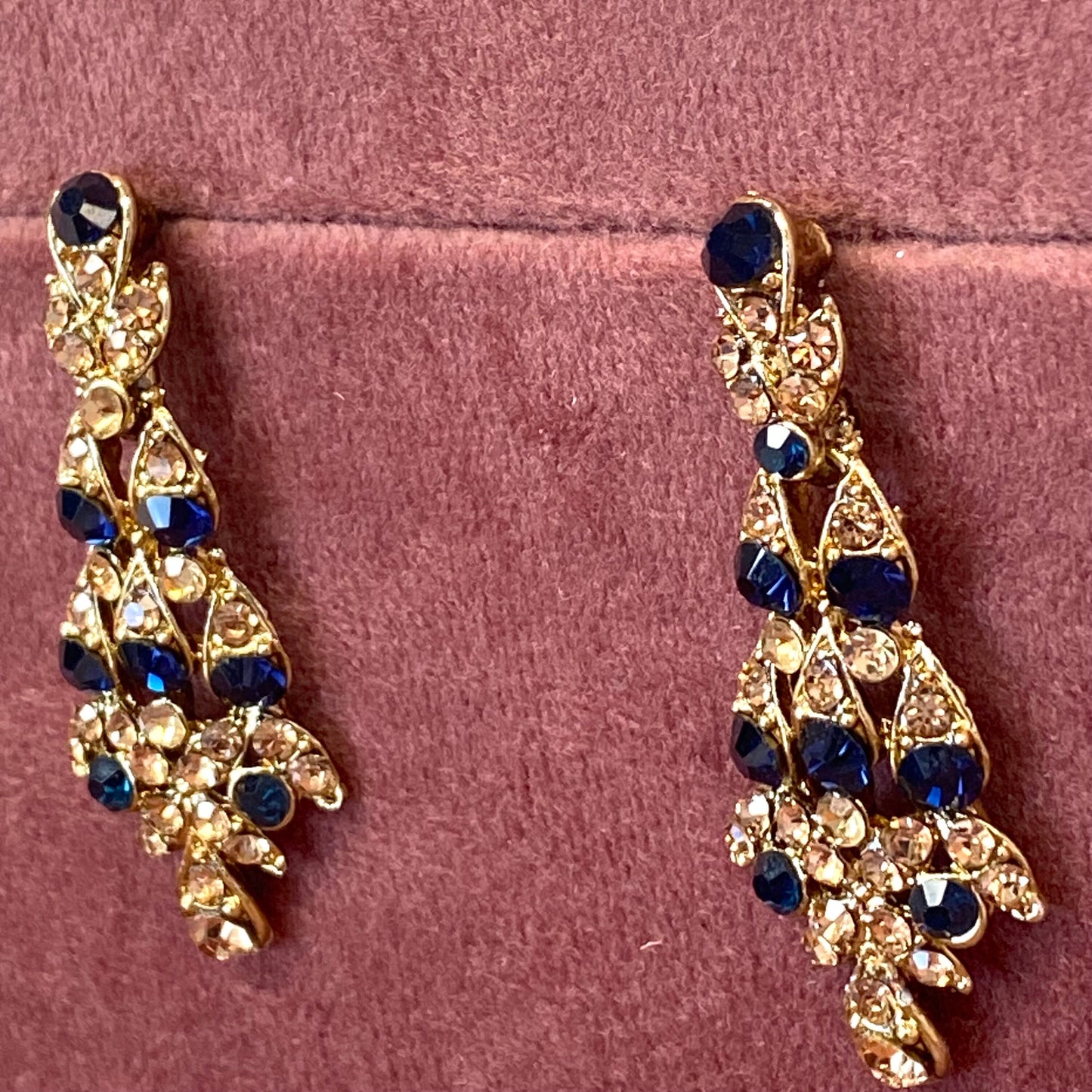 Stunning Necklace Set - Antique Gold and Navy