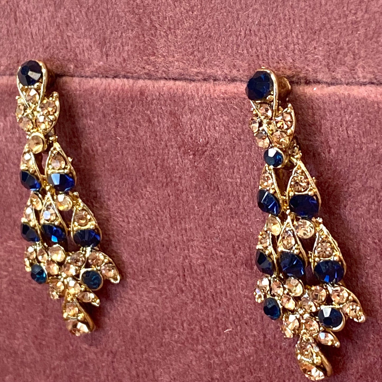 Stunning Necklace Set - Antique Gold and Navy