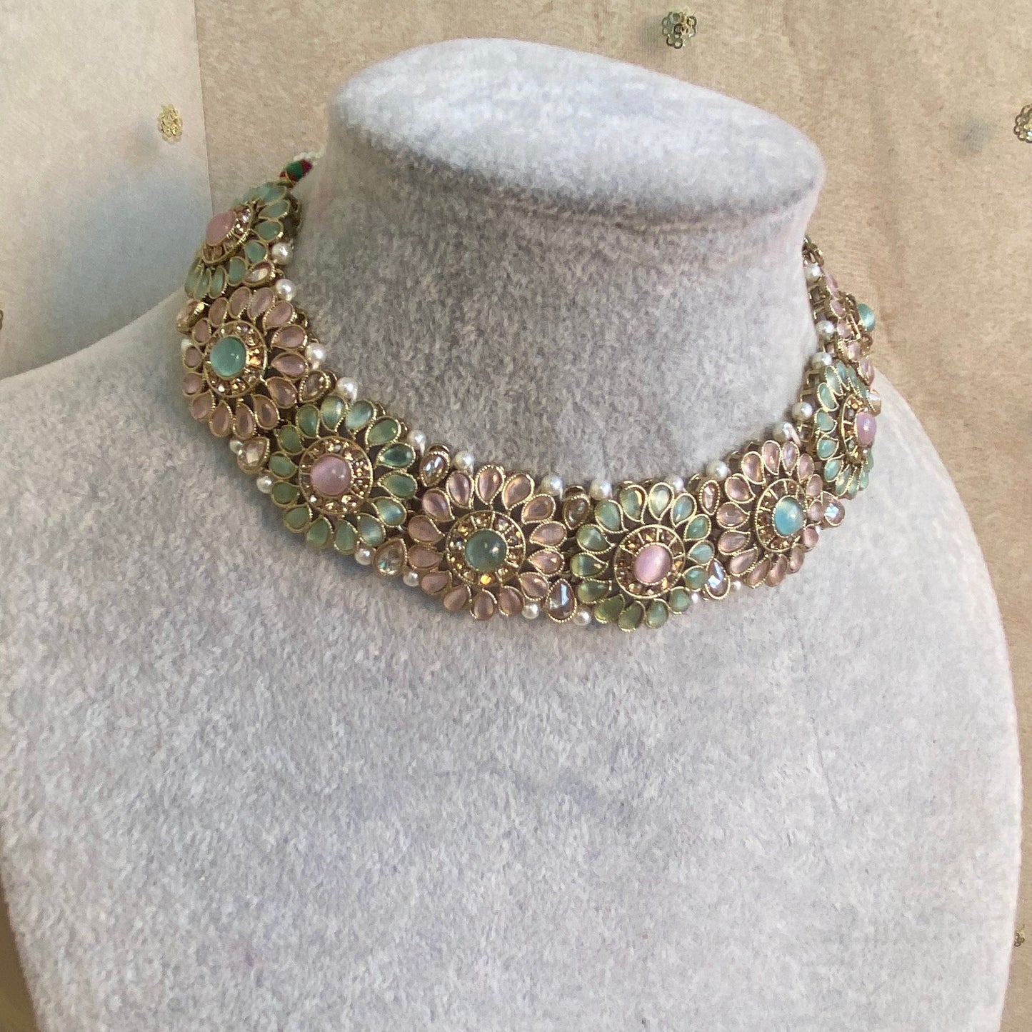 Peach and Mint Choker - Single