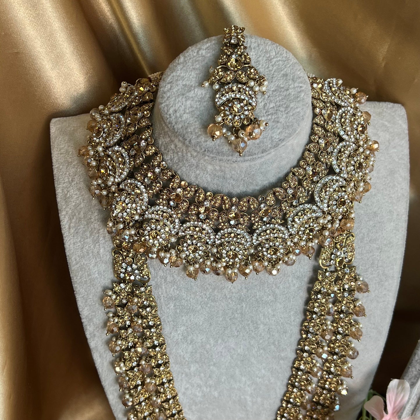 Antique Gold and Champagne Bridal Set Indian/ Pakistani Style/Necklace/ Choker/ Earring/ Tikka/ Mathapatti/Mala/Jhumar