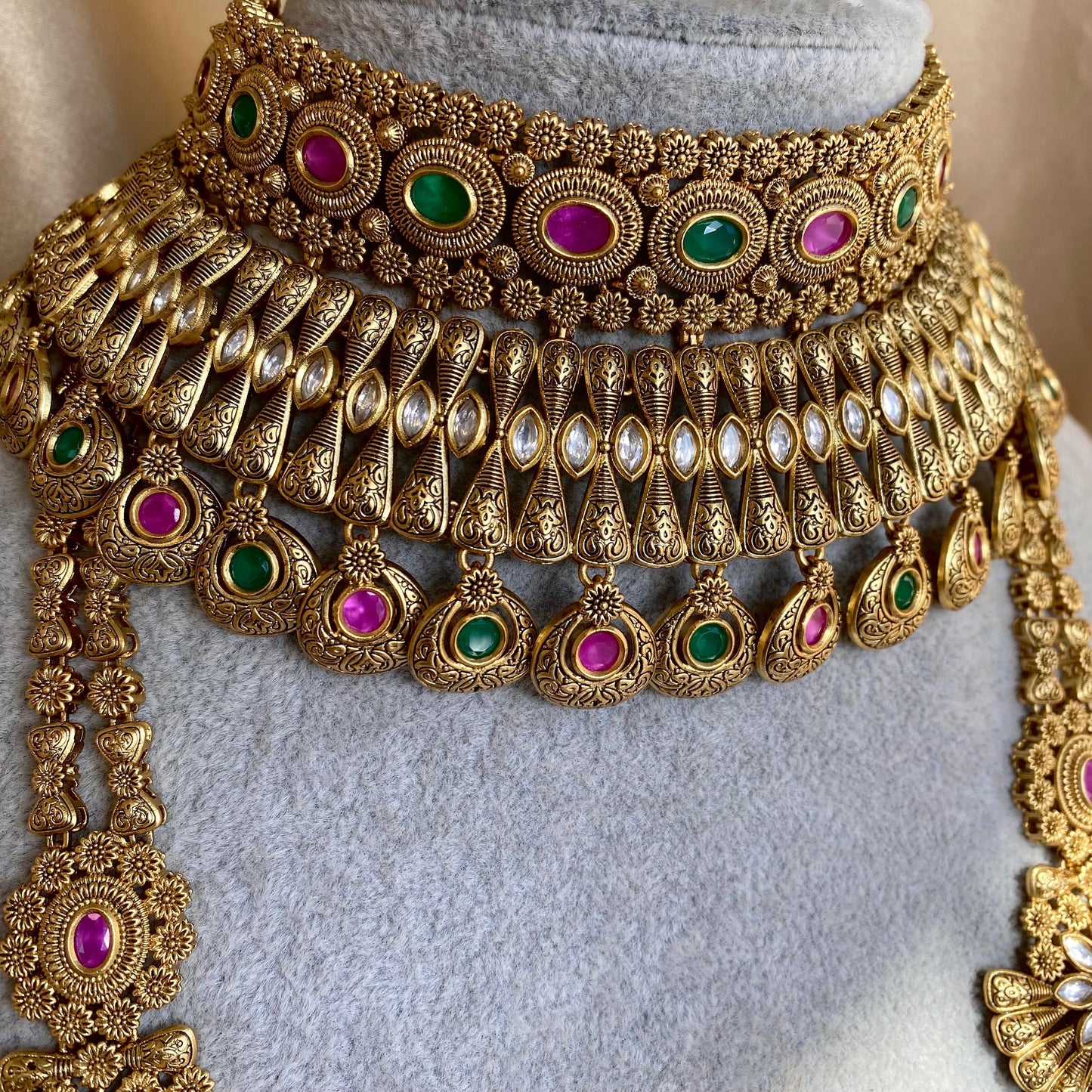 Temple Design Matte Ruby & Green Bridal Jewellery Set/ Indian/ Pakistani Style/ Choker/ Earring/ Tikka