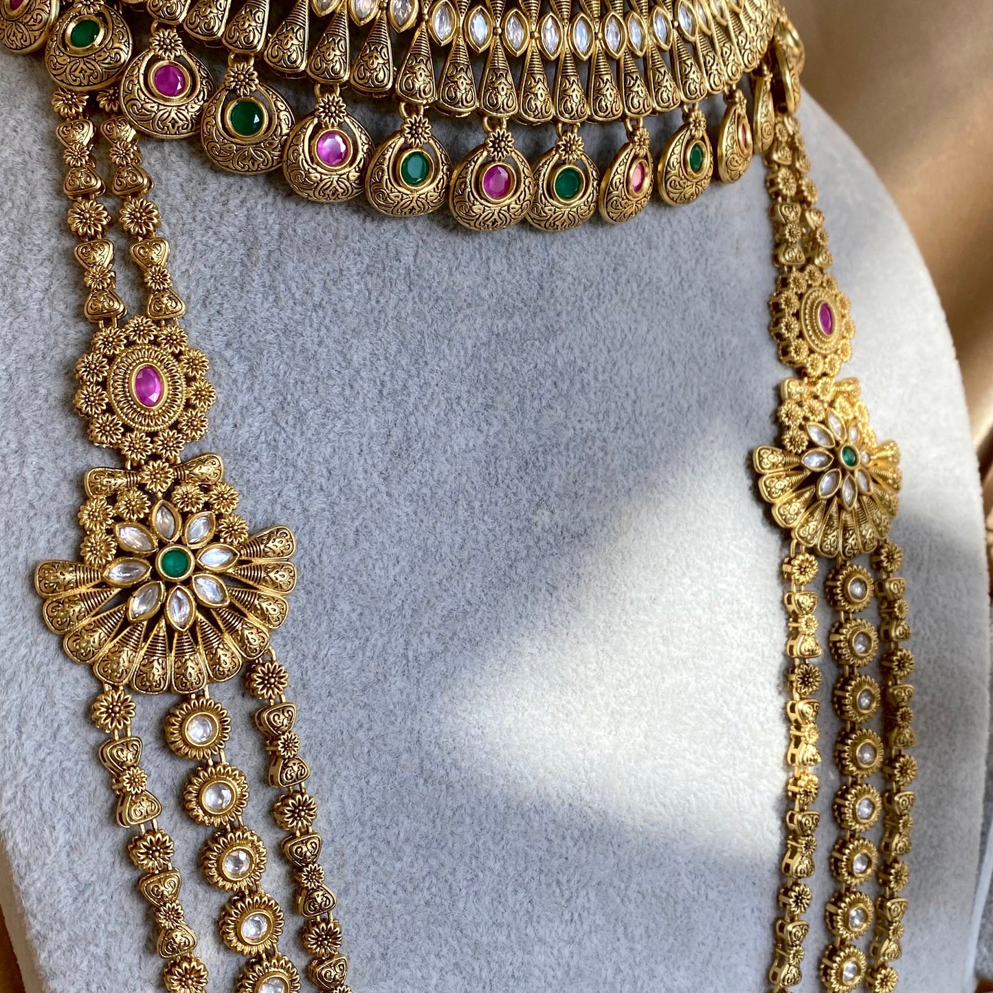Temple Design Matte Ruby & Green Bridal Jewellery Set/ Indian/ Pakistani Style/ Choker/ Earring/ Tikka