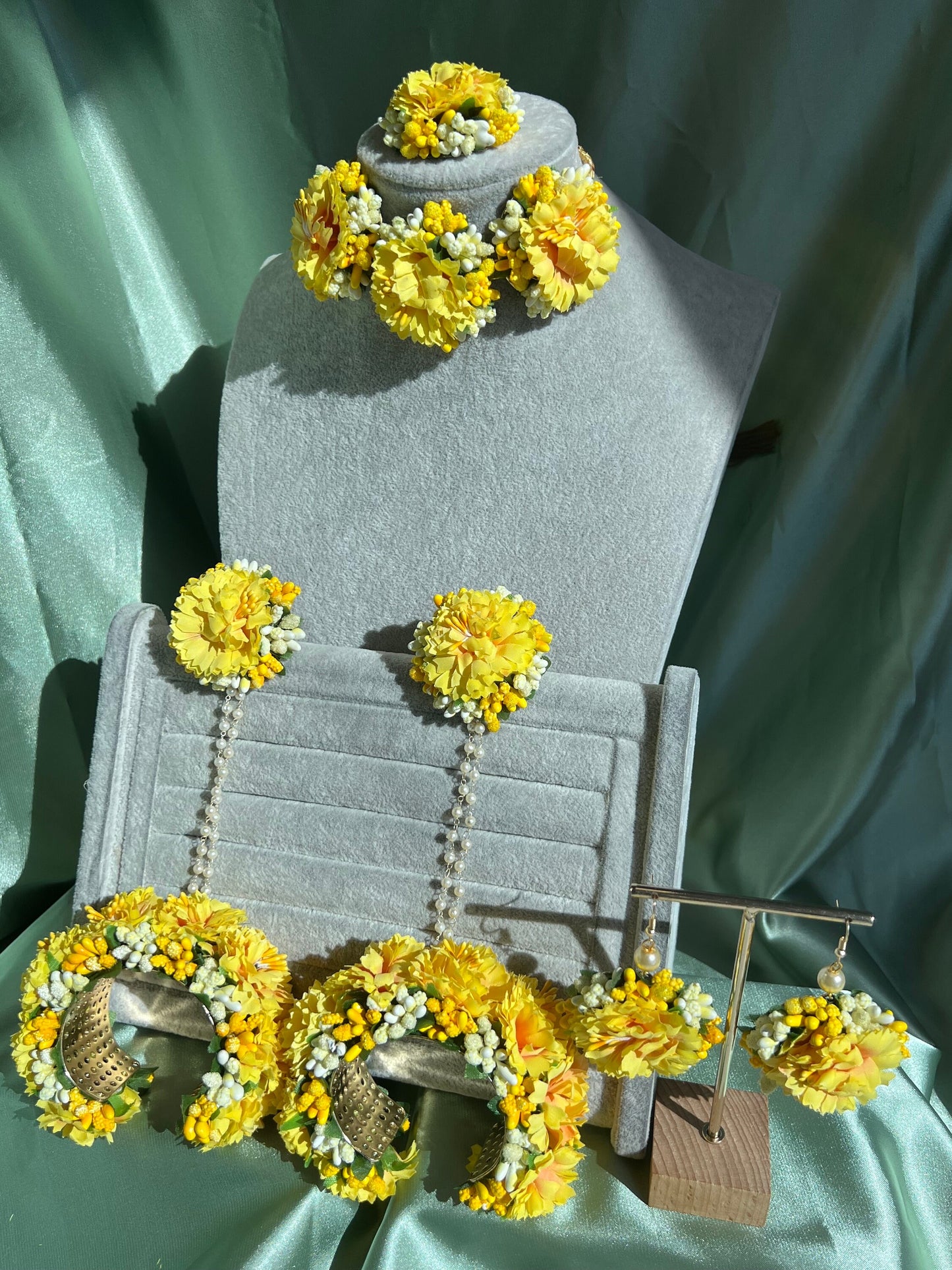 Women Bridal Haldi/Mehendi Function Yellow Floral Kaleereh/Hathpool