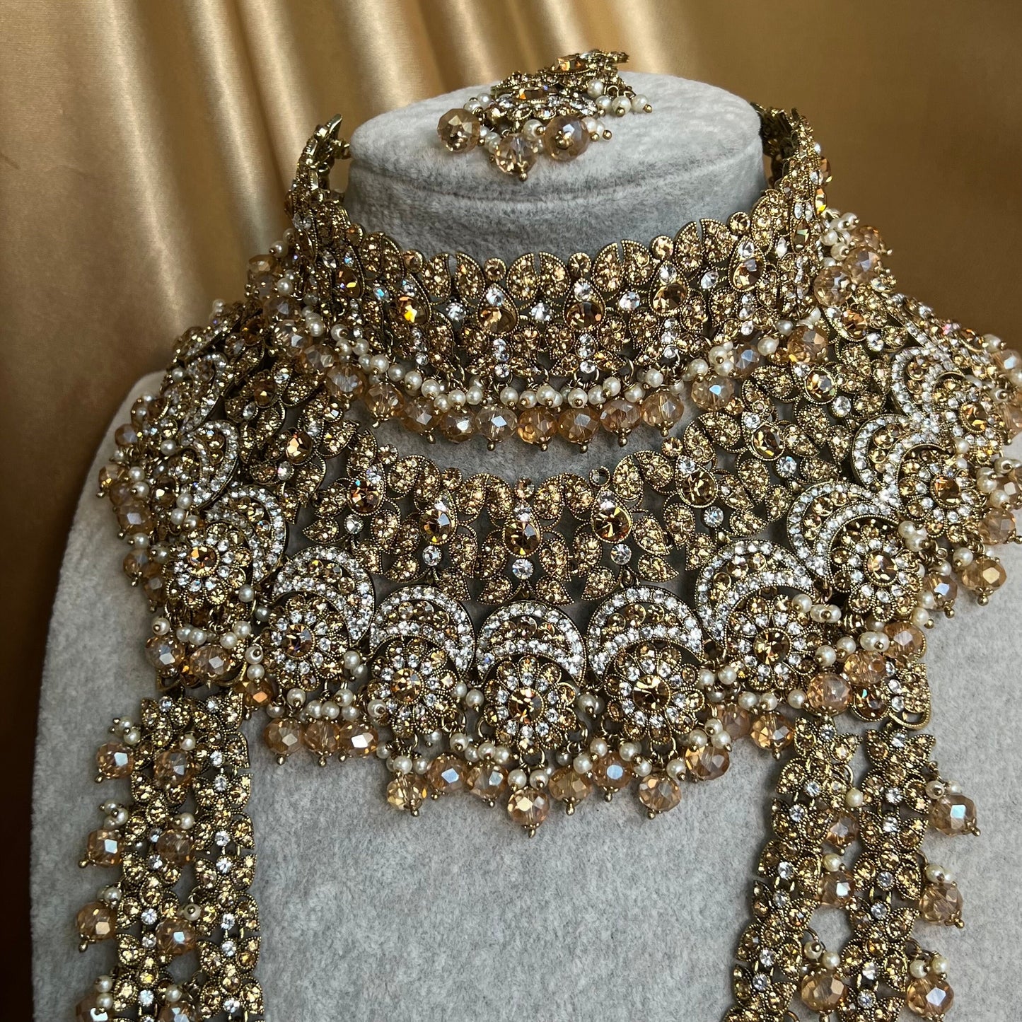 Antique Gold and Champagne Bridal Set Indian/ Pakistani Style/Necklace/ Choker/ Earring/ Tikka/ Mathapatti/Mala/Jhumar