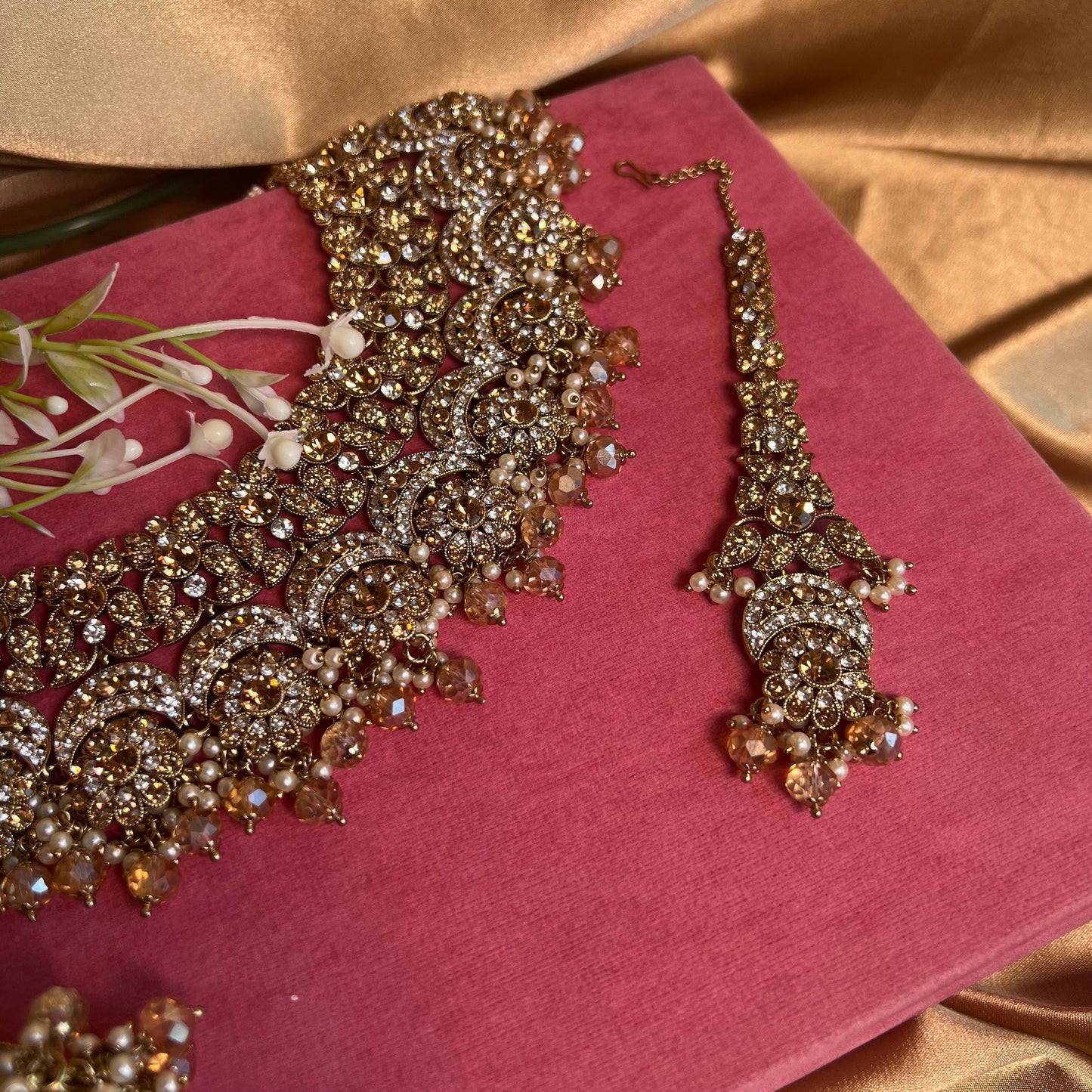 Antique Gold and Champagne Bridal Set Indian/ Pakistani Style/Necklace/ Choker/ Earring/ Tikka/ Mathapatti/Mala/Jhumar