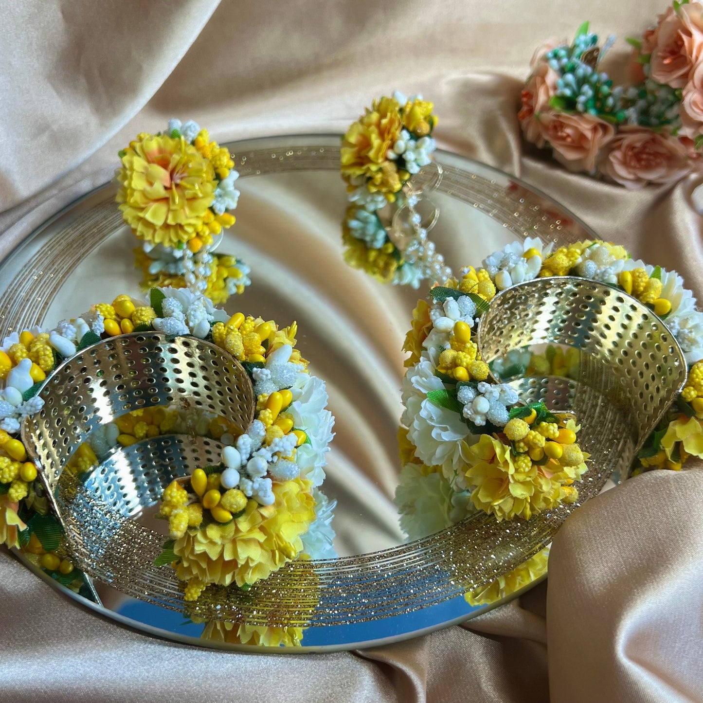 Yellow & White Flower Hand harness/Hathpool Mehendi Sangeet Floral Jewellery/ Fashion Jewellery/ Gift for Women/Indian/Pakistani style