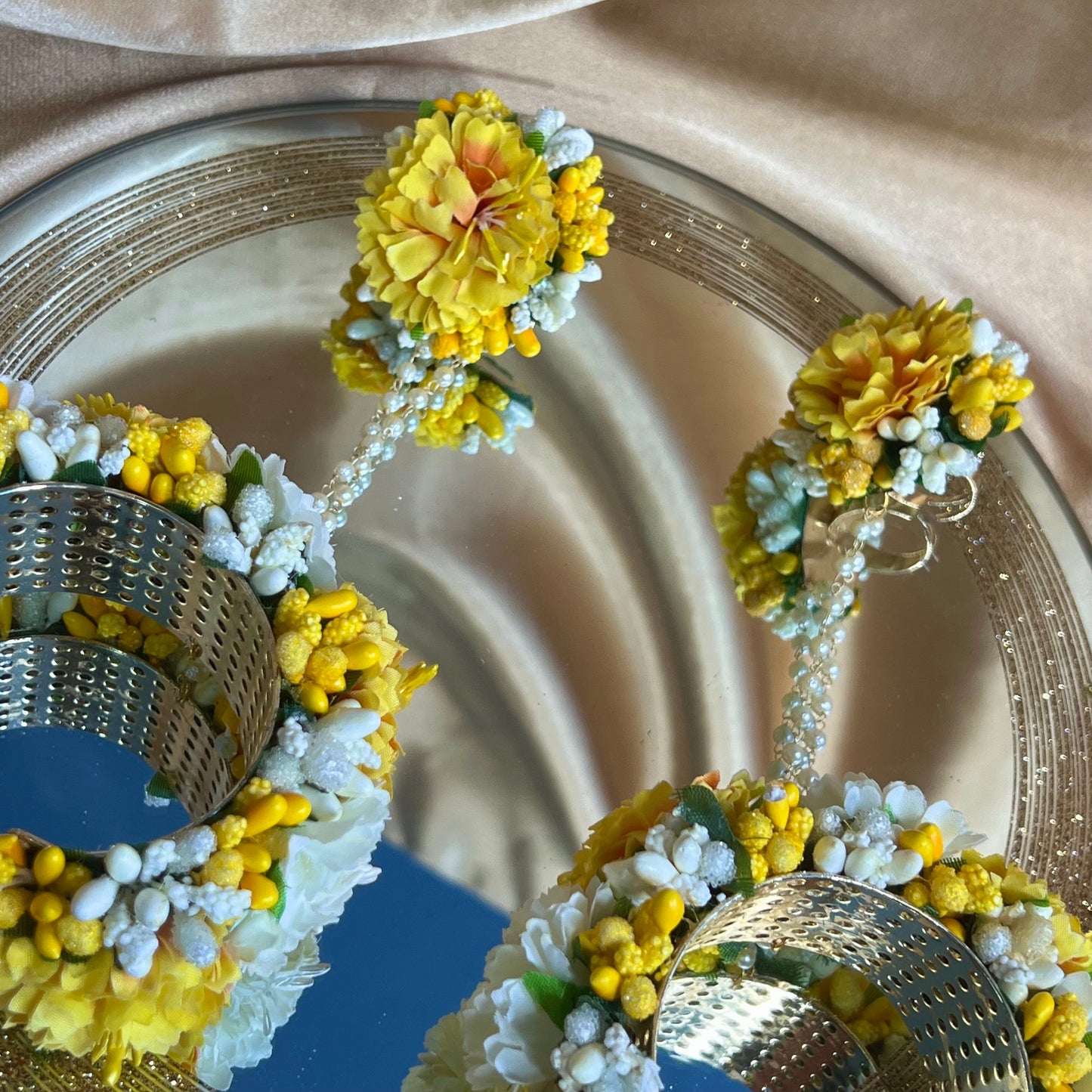 Yellow & White Flower Hand harness/Hathpool Mehendi Sangeet Floral Jewellery/ Fashion Jewellery/ Gift for Women/Indian/Pakistani style