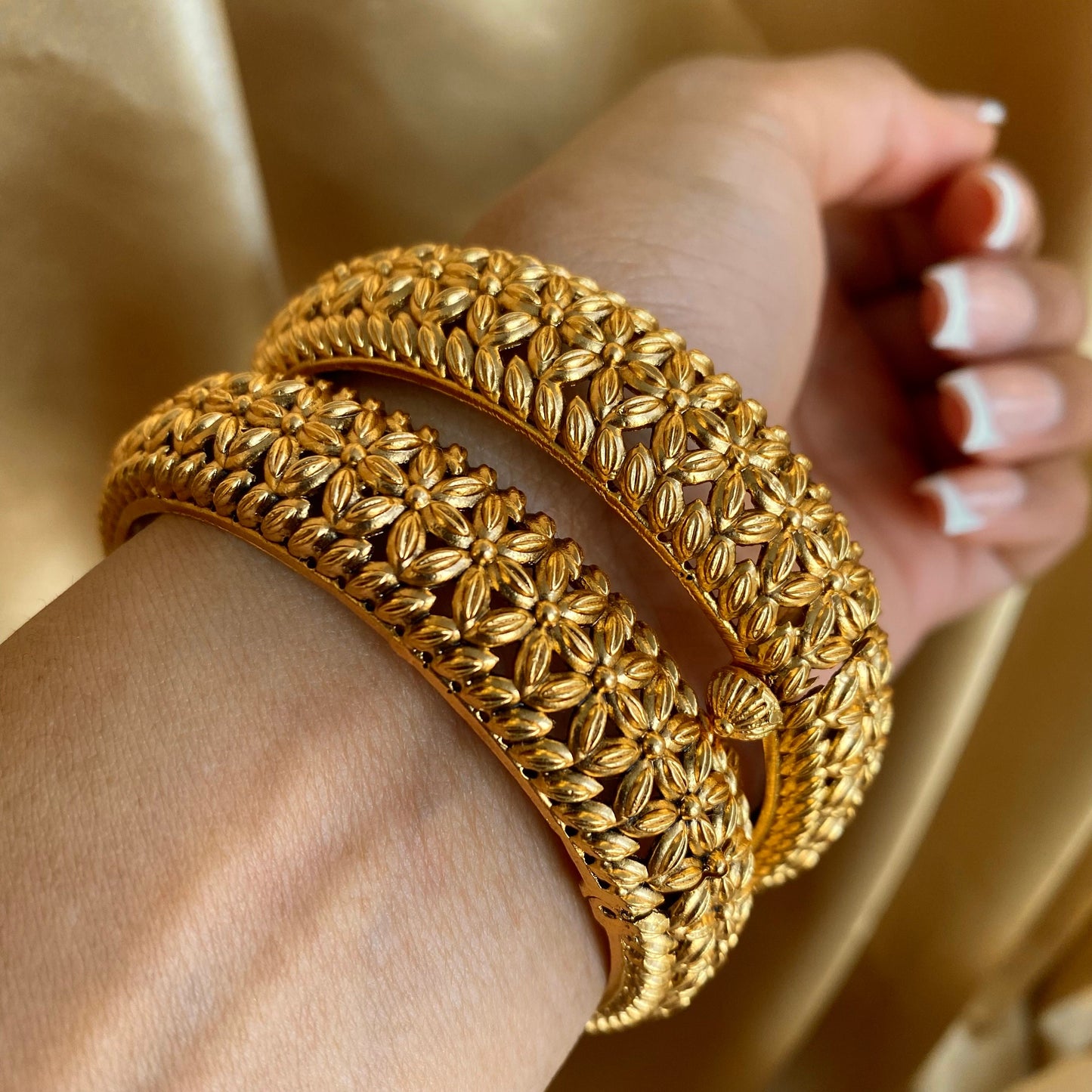 2.4 Matt Gold Screw On Single Bangle/ Statement Piece Set of 2/Indian/ Pakistani/Jewelley/ Fashion Bracelet (Slightly Imperfect)