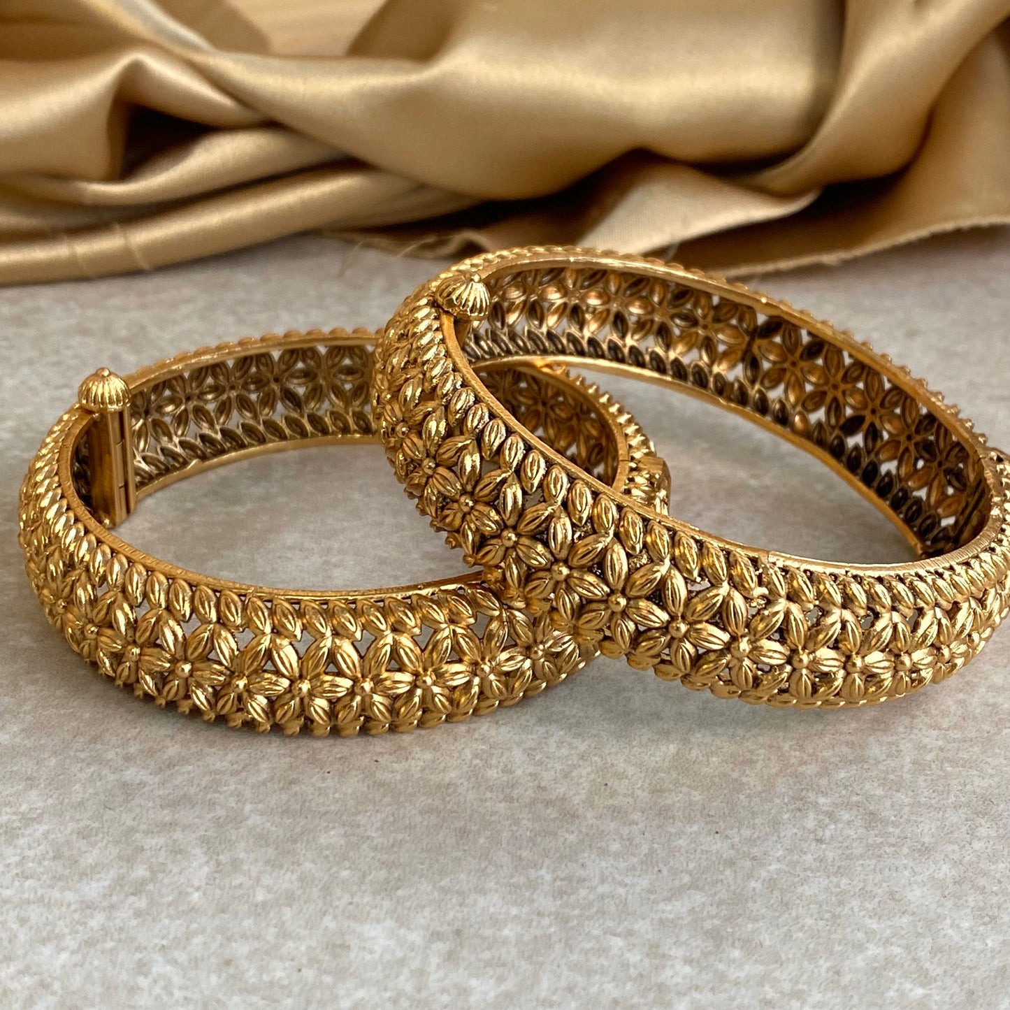 2.4 Matt Gold Screw On Single Bangle/ Statement Piece Set of 2/Indian/ Pakistani/Jewelley/ Fashion Bracelet (Slightly Imperfect)