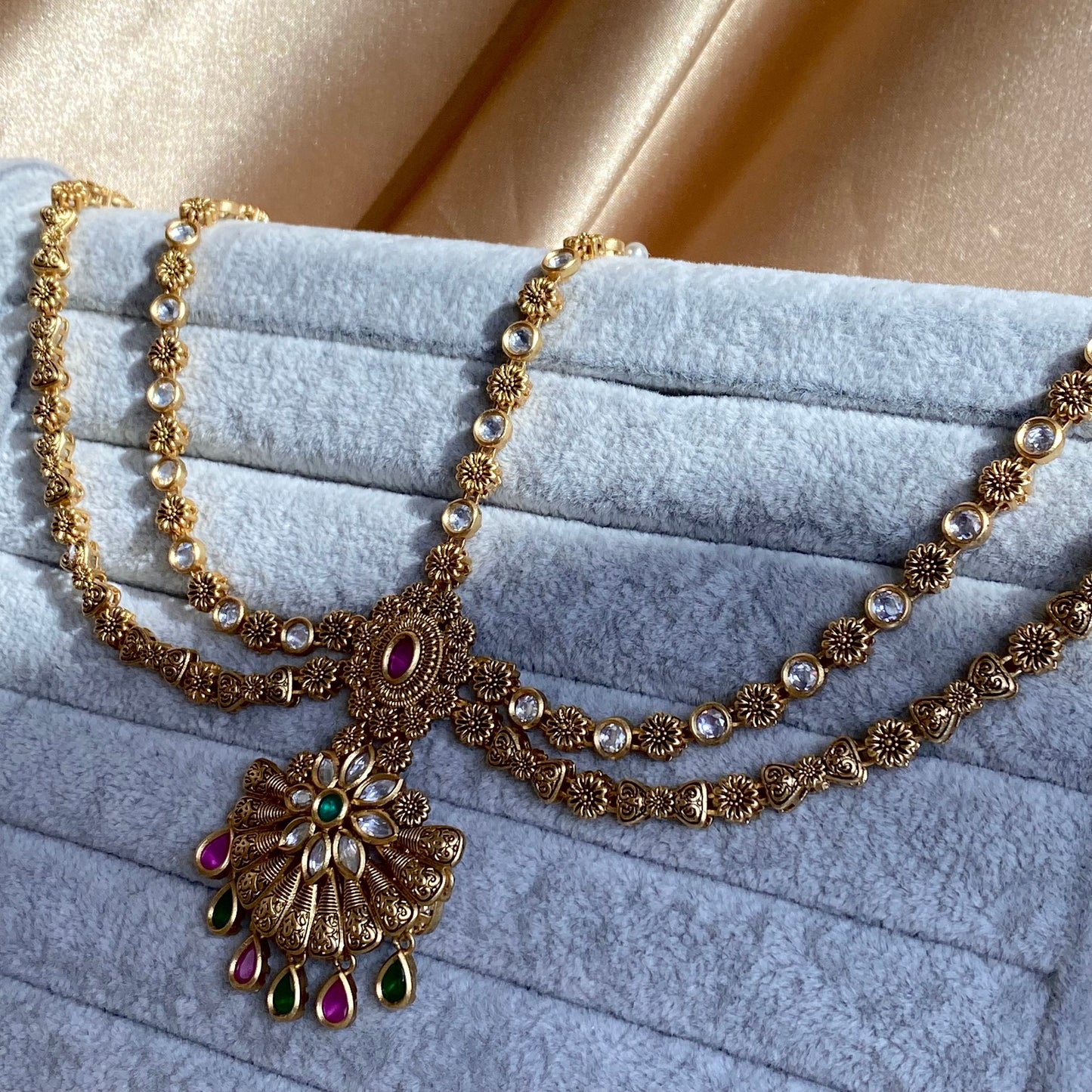 Temple Design Matte Ruby & Green Bridal Jewellery Set/ Indian/ Pakistani Style/ Choker/ Earring/ Tikka