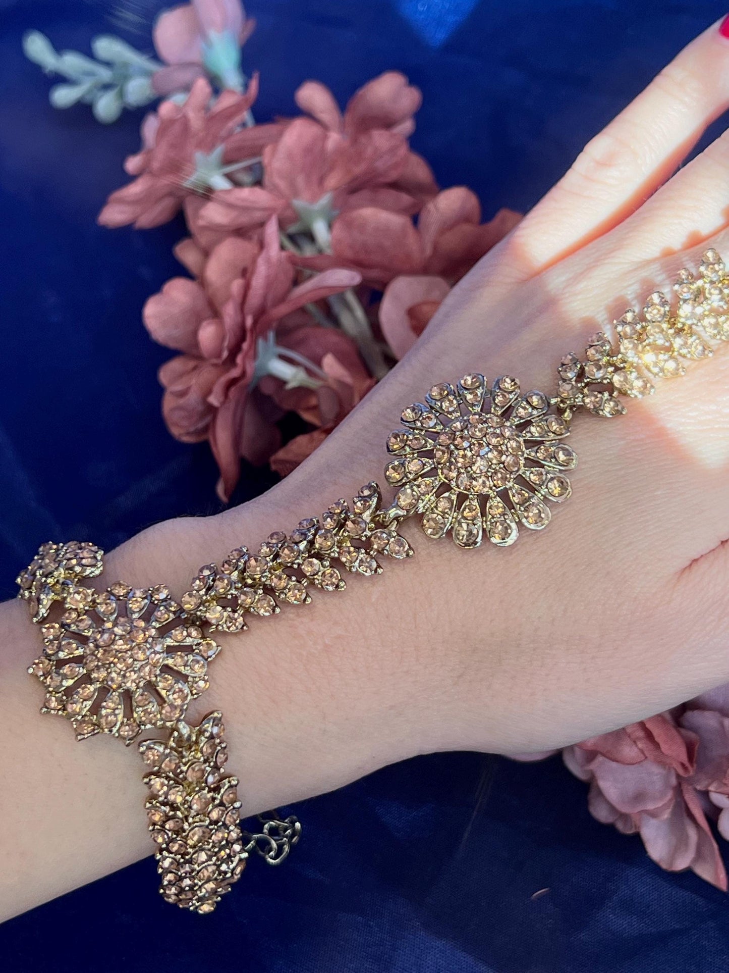 Golden Hand Harness/Gold Hathpool/Golden Hathpool/ Fashion Jewellery/ Gift for Women/Indian/Pakistani style /Haathphool/Hand Accessory