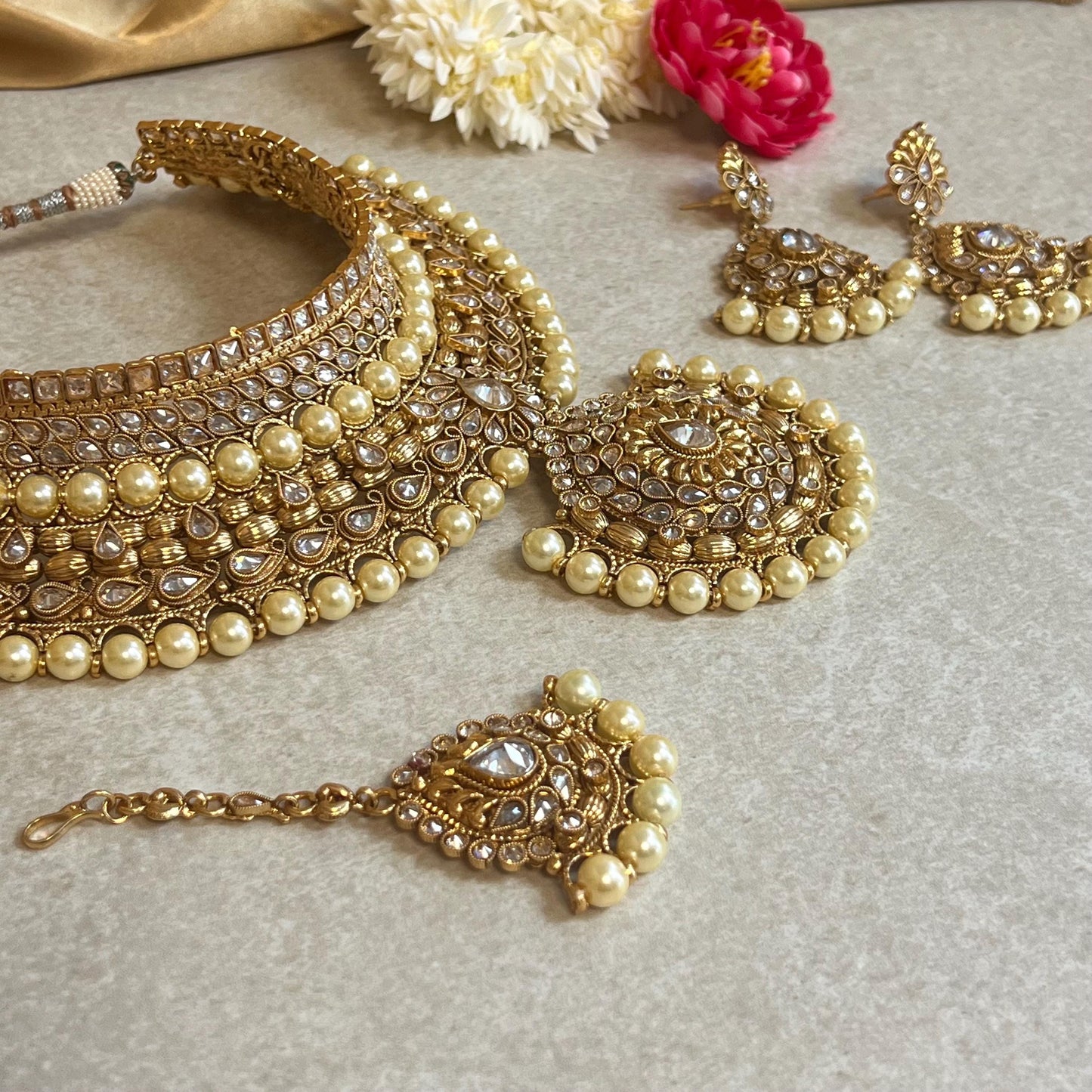 Stunning pearl Jewellery Set/ Indian/ Pakistani Style/ Choker/ Earring/ Tikka