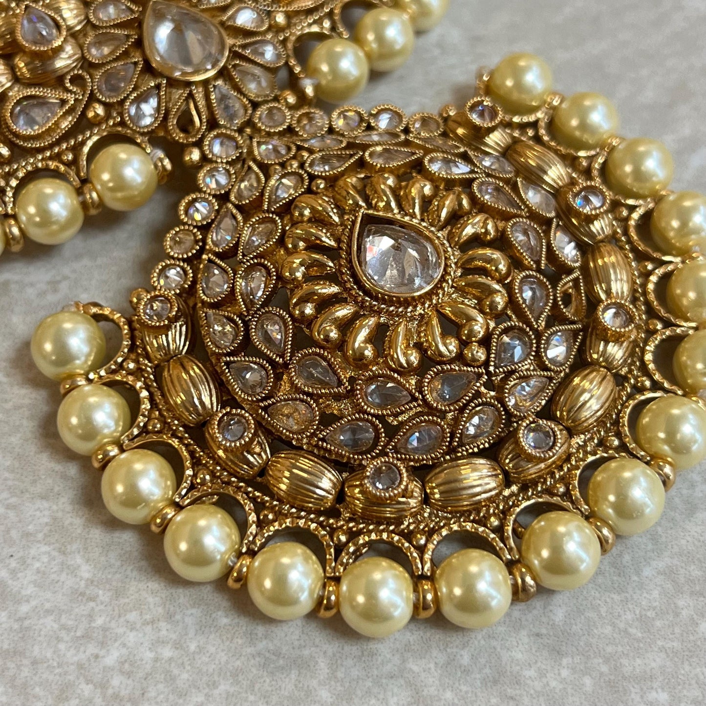Stunning pearl Jewellery Set/ Indian/ Pakistani Style/ Choker/ Earring/ Tikka