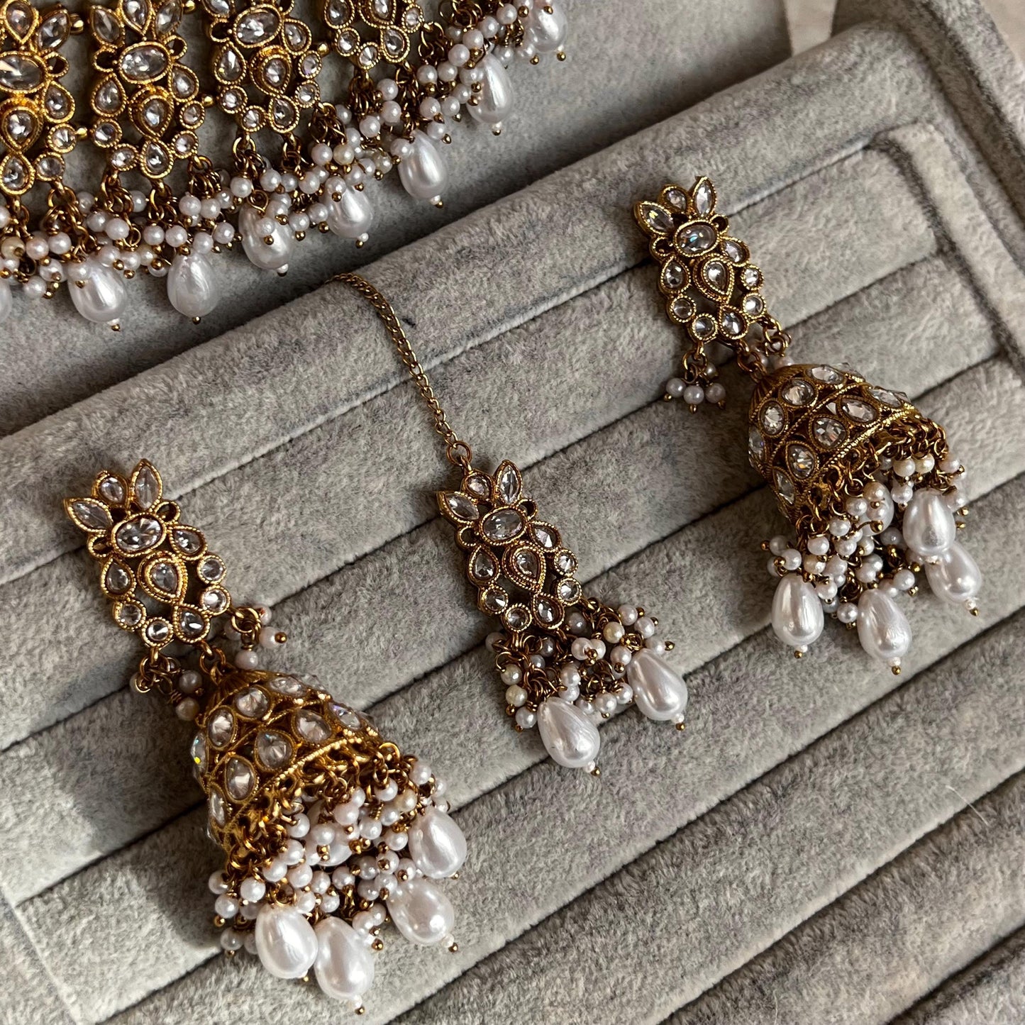 White Pearl Choker Necklace Bridal Set ,Antique Gold with Clear Crystals- Indian/ Pakistani Style/Bridal set/Wedding/Jhumka Earring Tikka