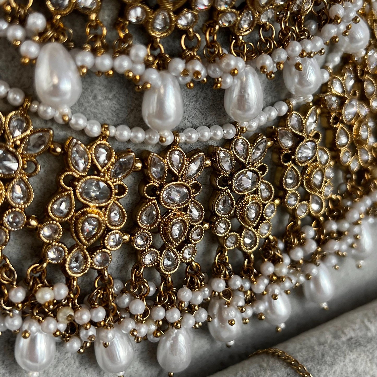 White Pearl Choker Necklace Bridal Set ,Antique Gold with Clear Crystals- Indian/ Pakistani Style/Bridal set/Wedding/Jhumka Earring Tikka