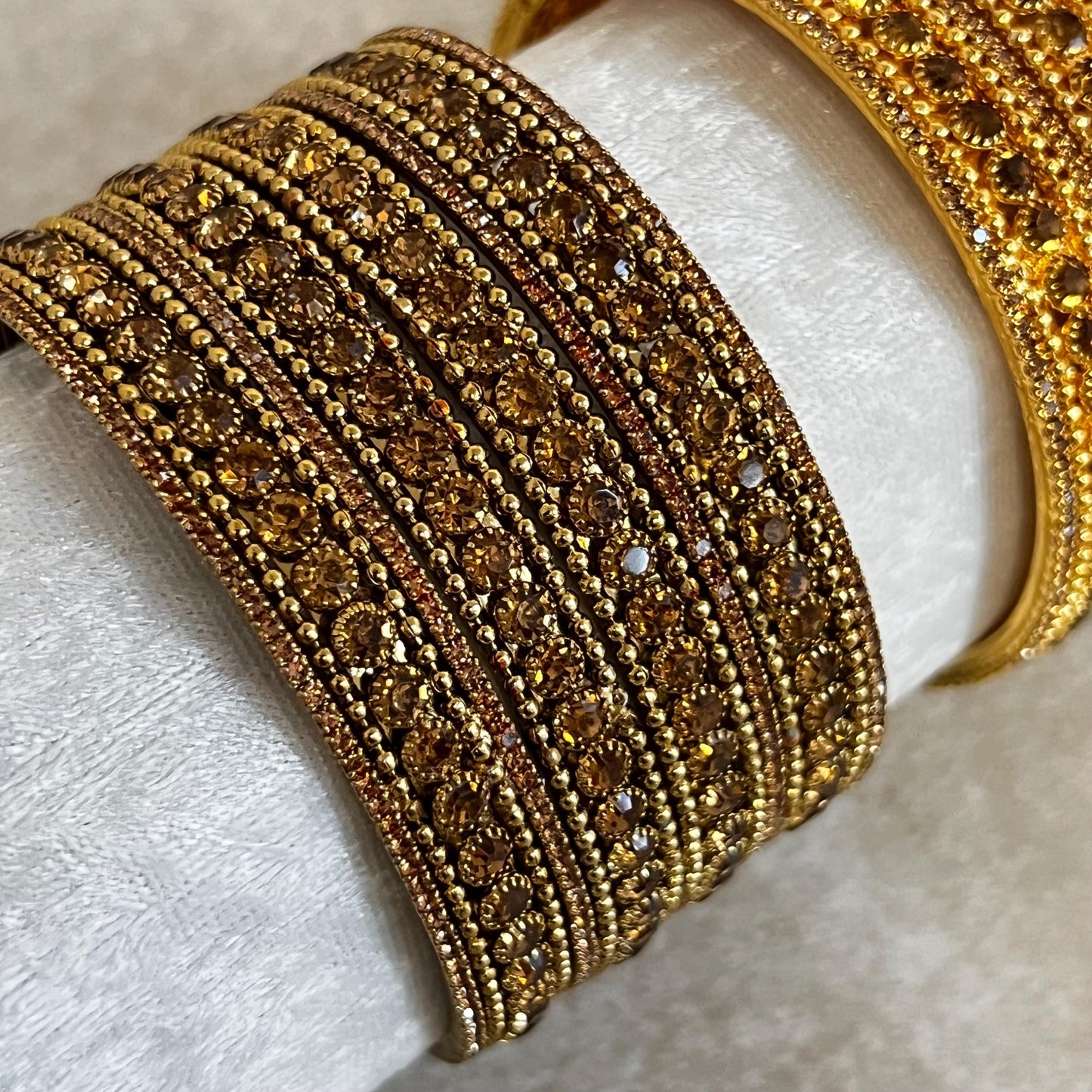 2.8 Set of 4 Bangles in Antique/Bright Gold/ Golden/ Clear Rhinestone/2 chunky 2 thin bangles. Choose Colour/ Simple Statement Bangles Ends
