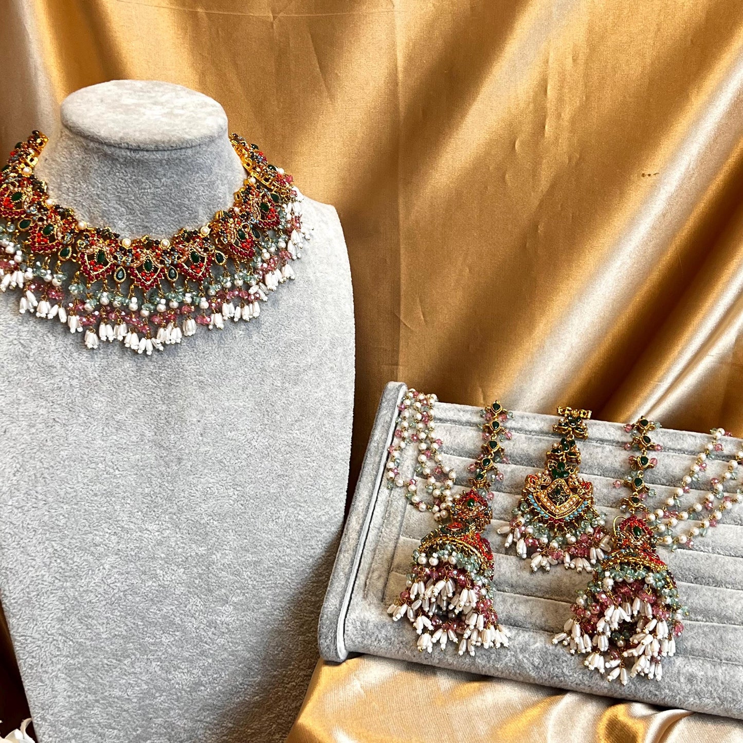 Mendhi Jewels Multicolour Necklace Large Jhumka Earrings ChainTikka Henna party Pakistani Indian Style Antique Gold Bollywood Fashion Party