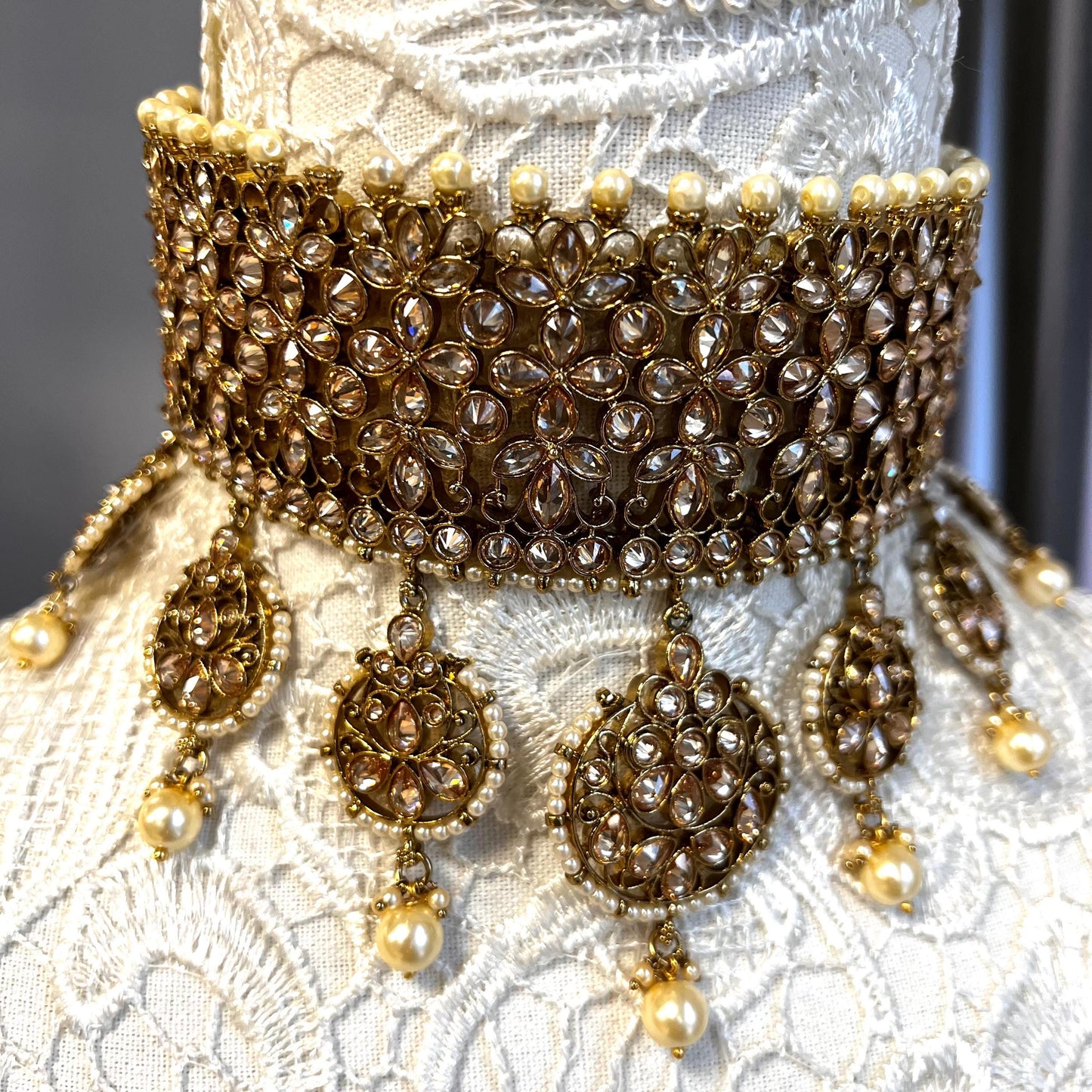 Antique Gold & Champagne Bridal Choker Set - with earring and tikka. Indian Pakistani Bollywood Jewellery