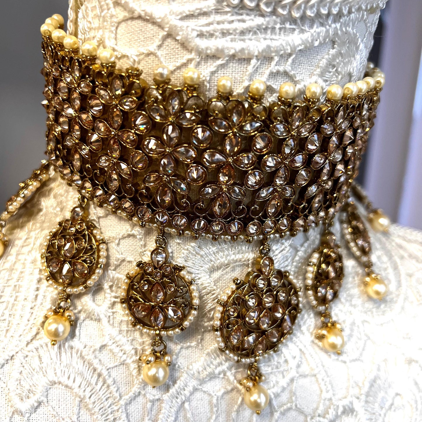 Antique Gold & Champagne Bridal Choker Set - with earring and tikka. Indian Pakistani Bollywood Jewellery