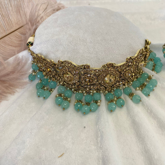 Light blue choker set