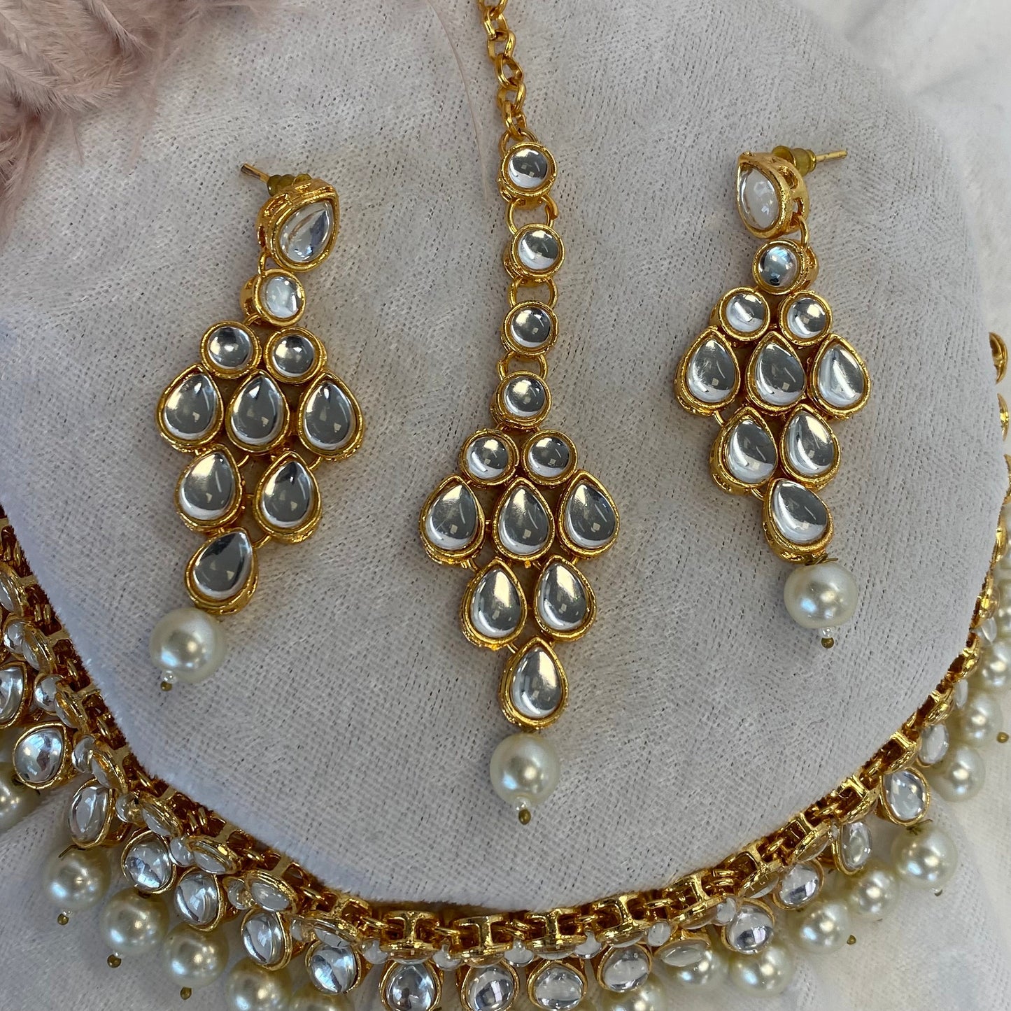 Faux Kundan Pearl Choker Set