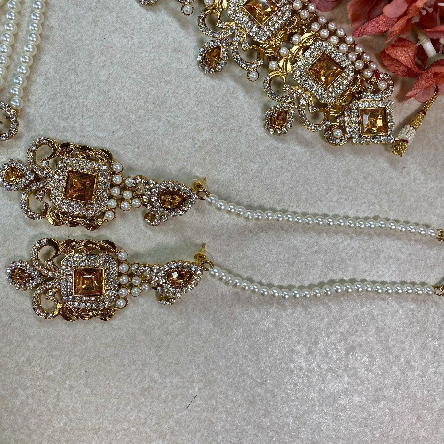 Golden and Pearl Choker