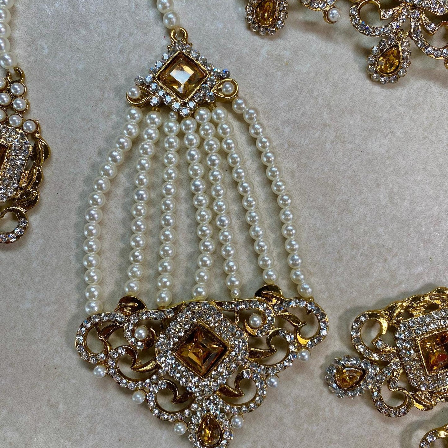 Golden and Pearl Choker