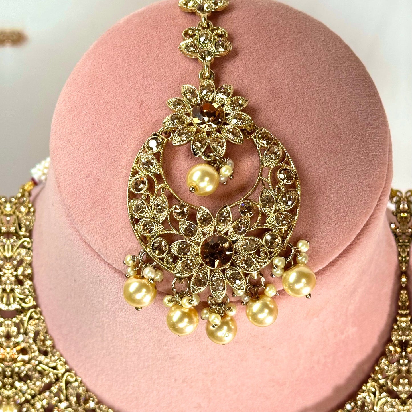 Golden Necklace set Earring/ Tikka/ Tikli/ Indian/ Pakistani/Fashion Jewellery/ Gift for Women