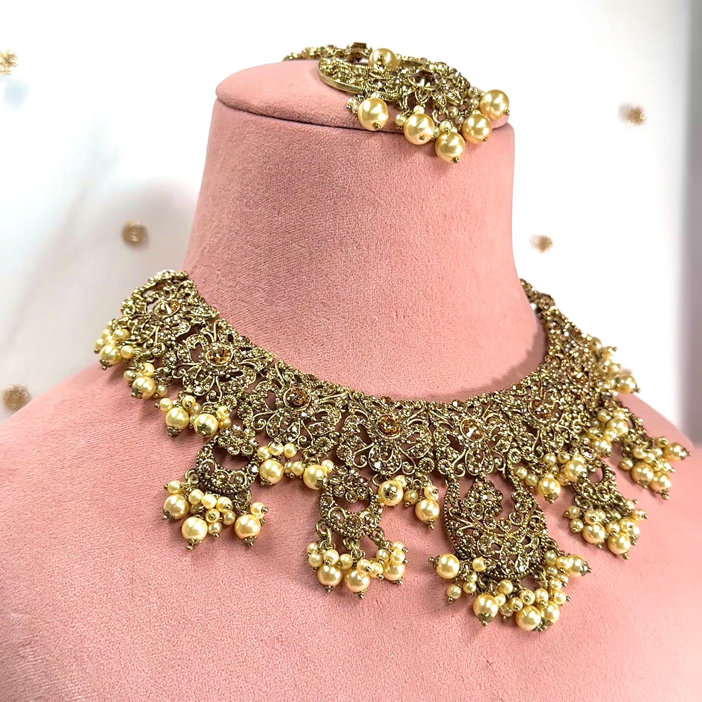Golden Necklace set Earring/ Tikka/ Tikli/ Indian/ Pakistani/Fashion Jewellery/ Gift for Women
