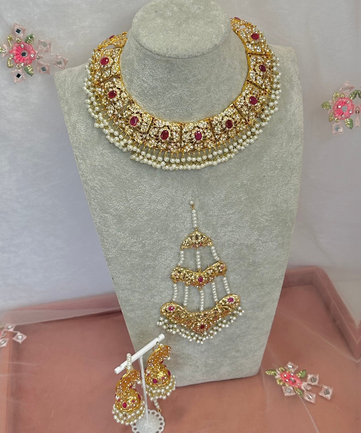 Bright Gold Bridal Full Set - Ruby (Slightly Faulty)