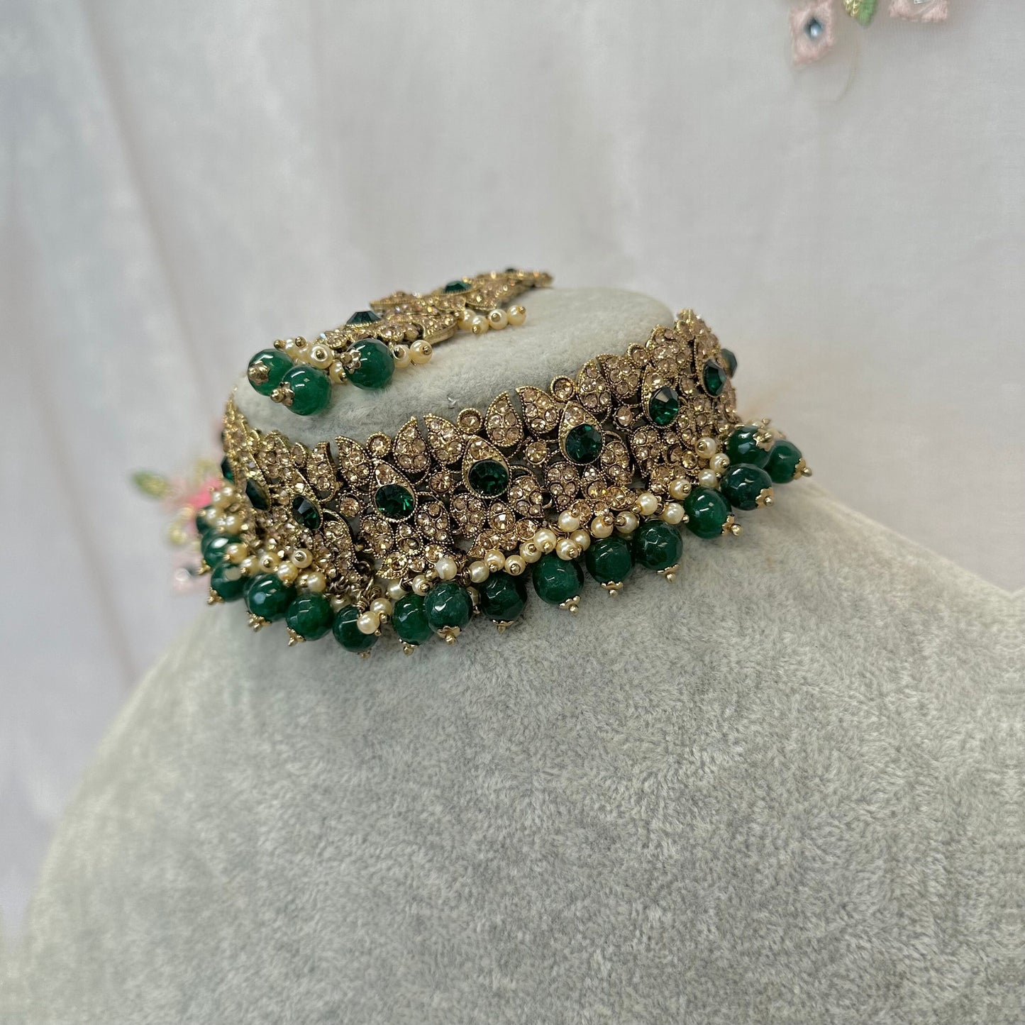 Green Choker with Tikka