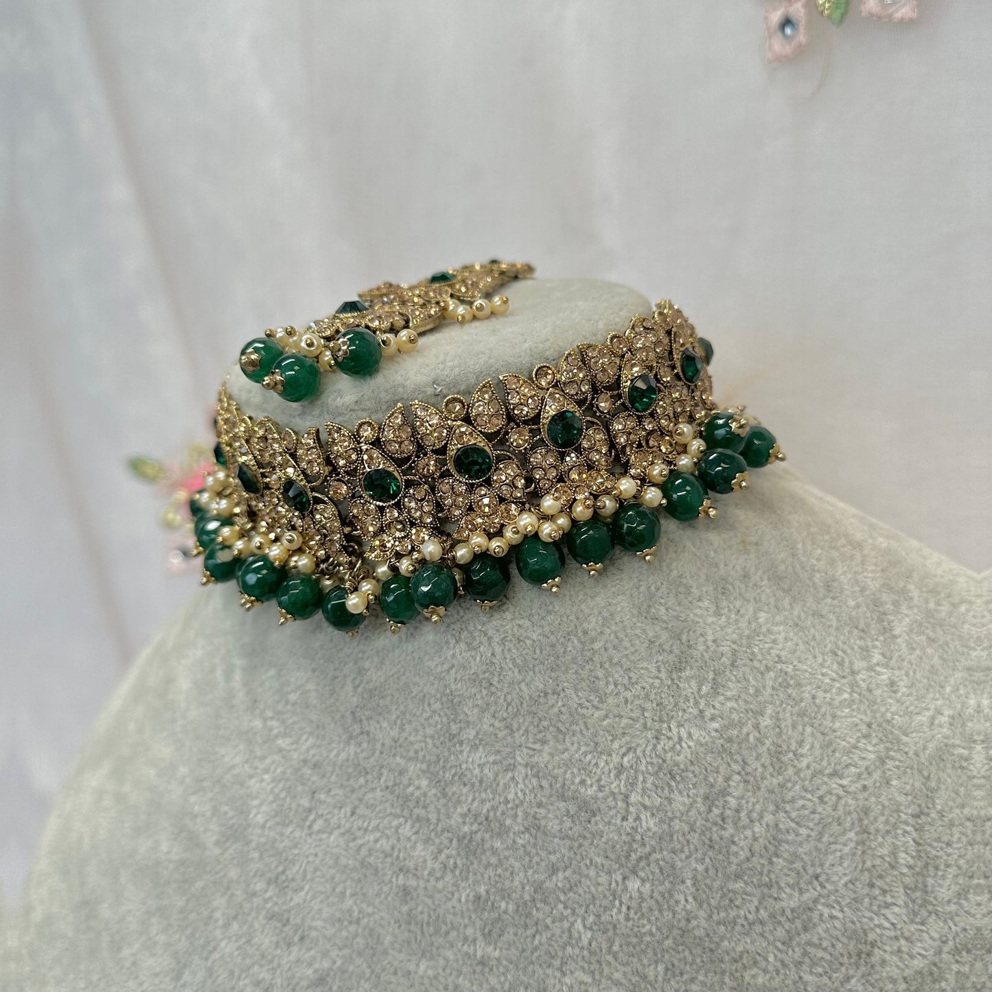 Green Choker with Tikka