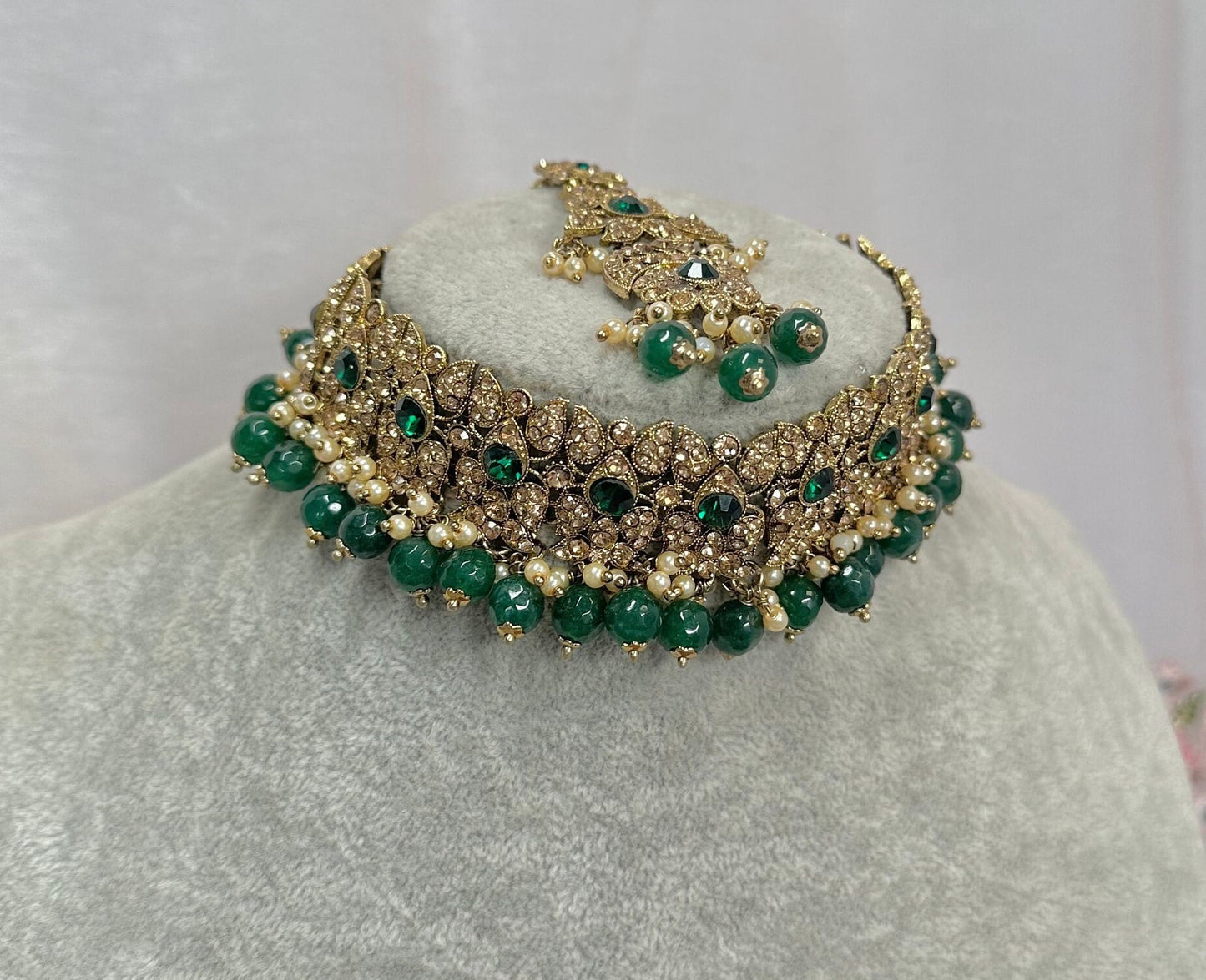 Green Choker with Tikka