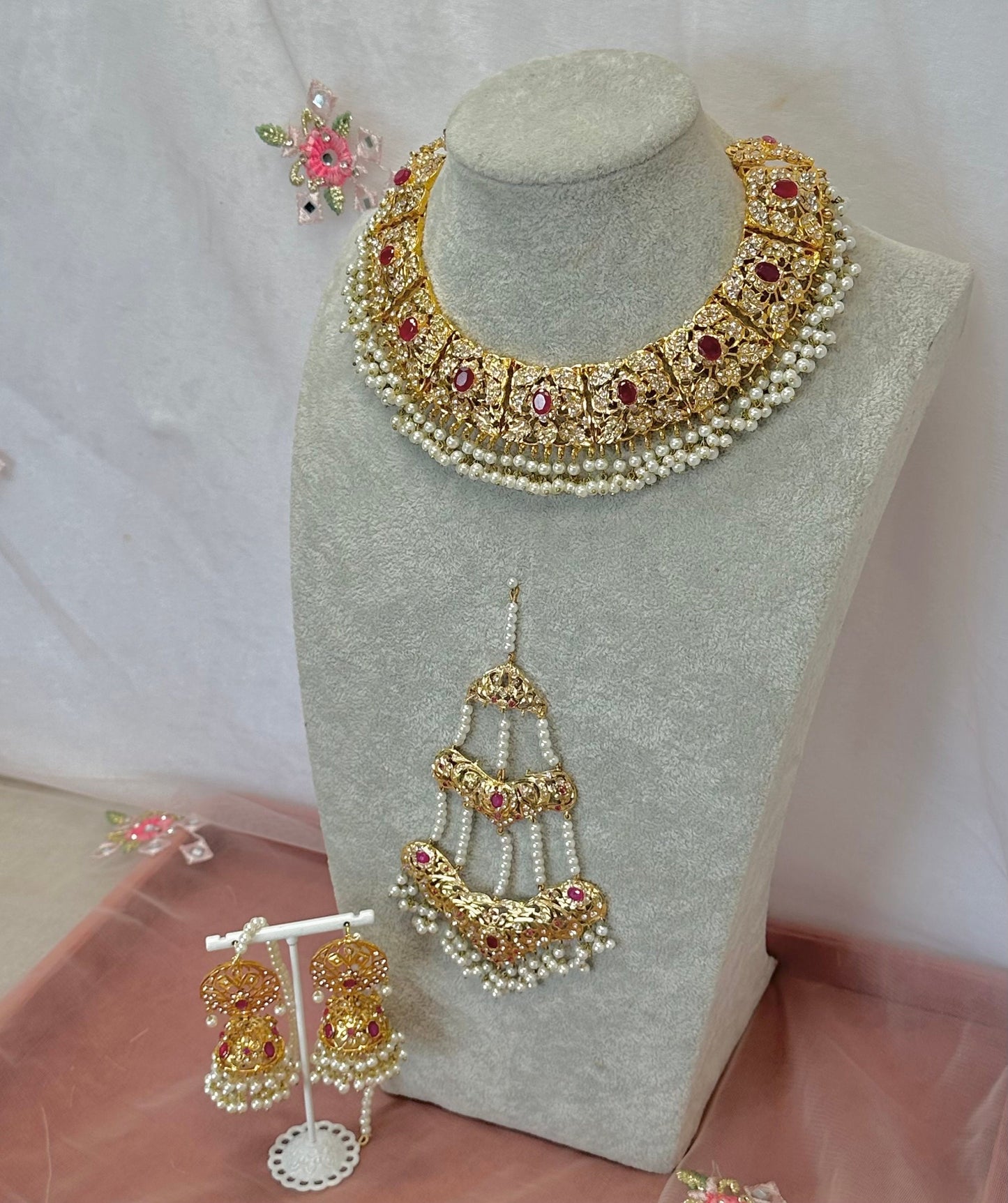 Bright Gold Bridal Full Set - Ruby (Slightly Faulty)