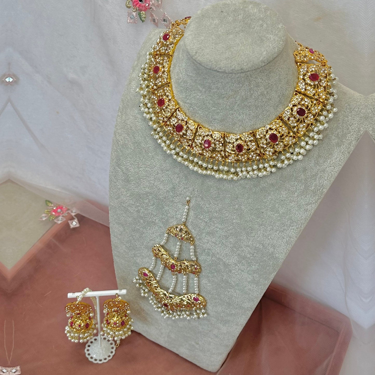 Bright Gold Bridal Full Set - Ruby (Slightly Faulty)