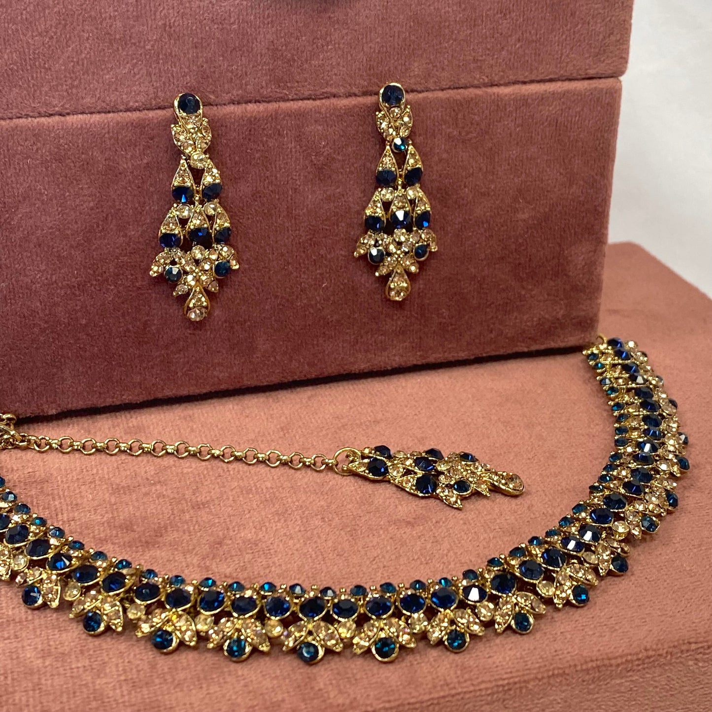 Stunning Necklace Set - Antique Gold and Navy