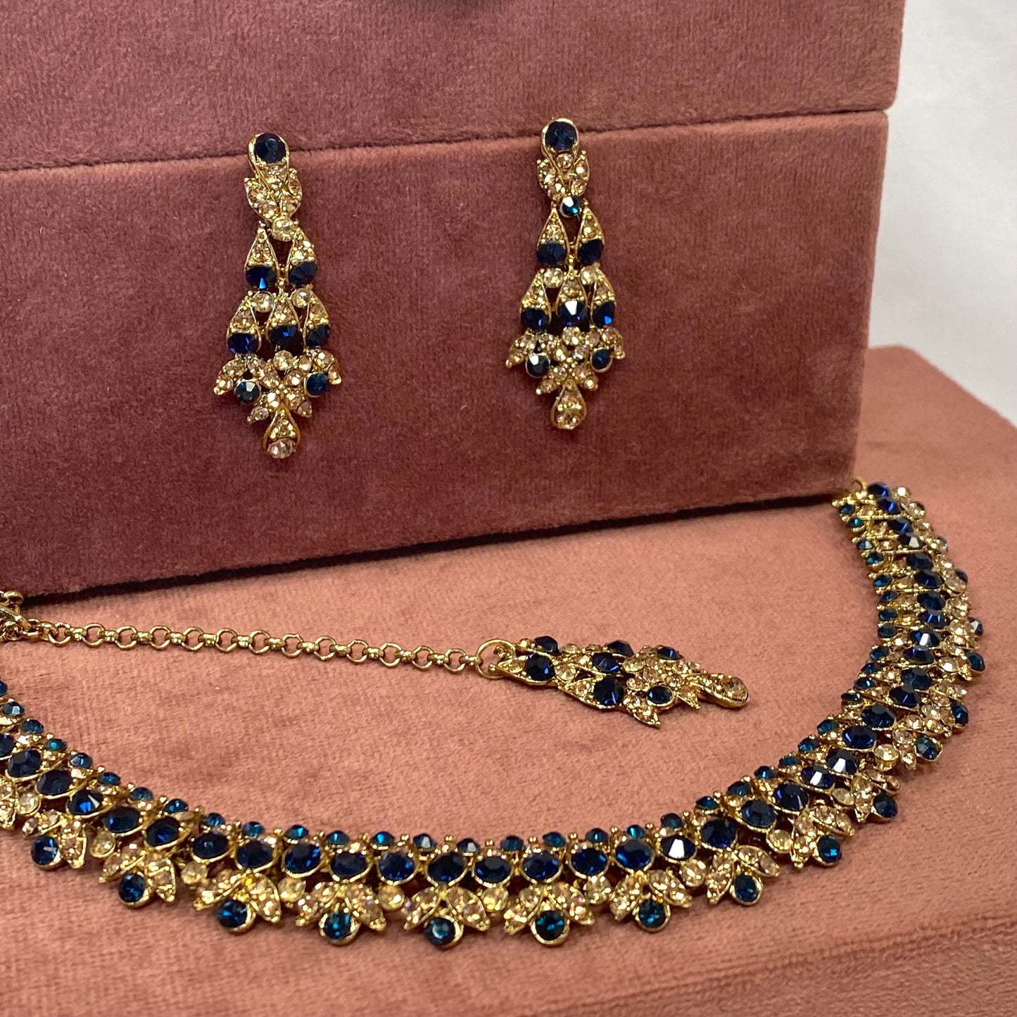 Stunning Necklace Set - Antique Gold and Navy