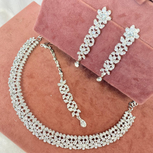 Stunning Necklace Set - Silver