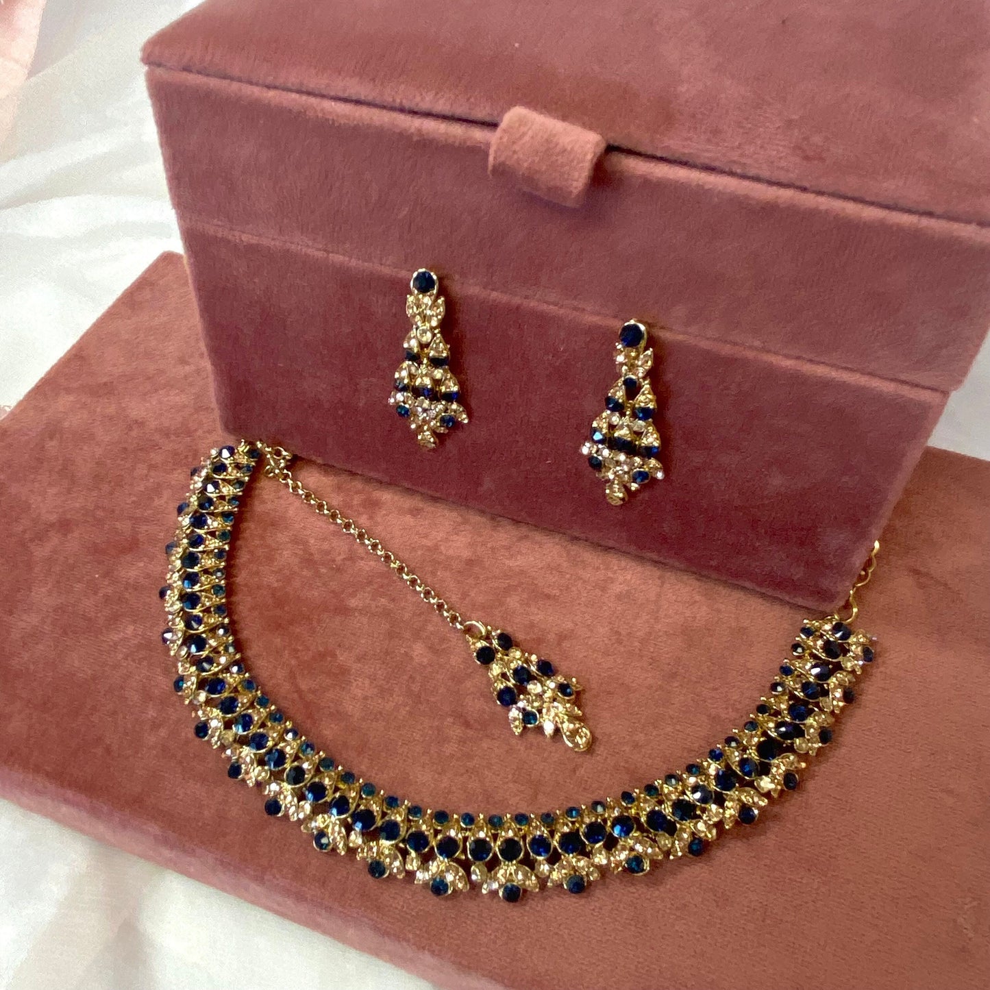 Stunning Necklace Set - Antique Gold and Navy