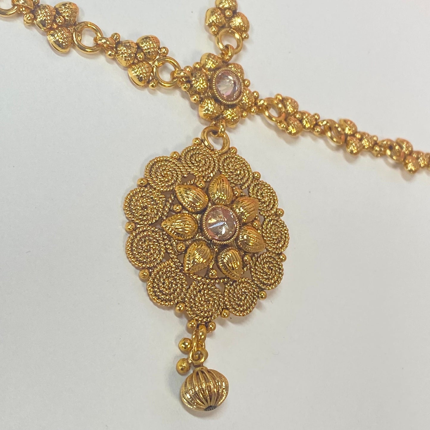 Bright Gold Mathapatti /Indian/Pakistani/Fashion Jewellery/ Bridal Forehead Jewellery Headpiece/Bollywood /phoolpatti