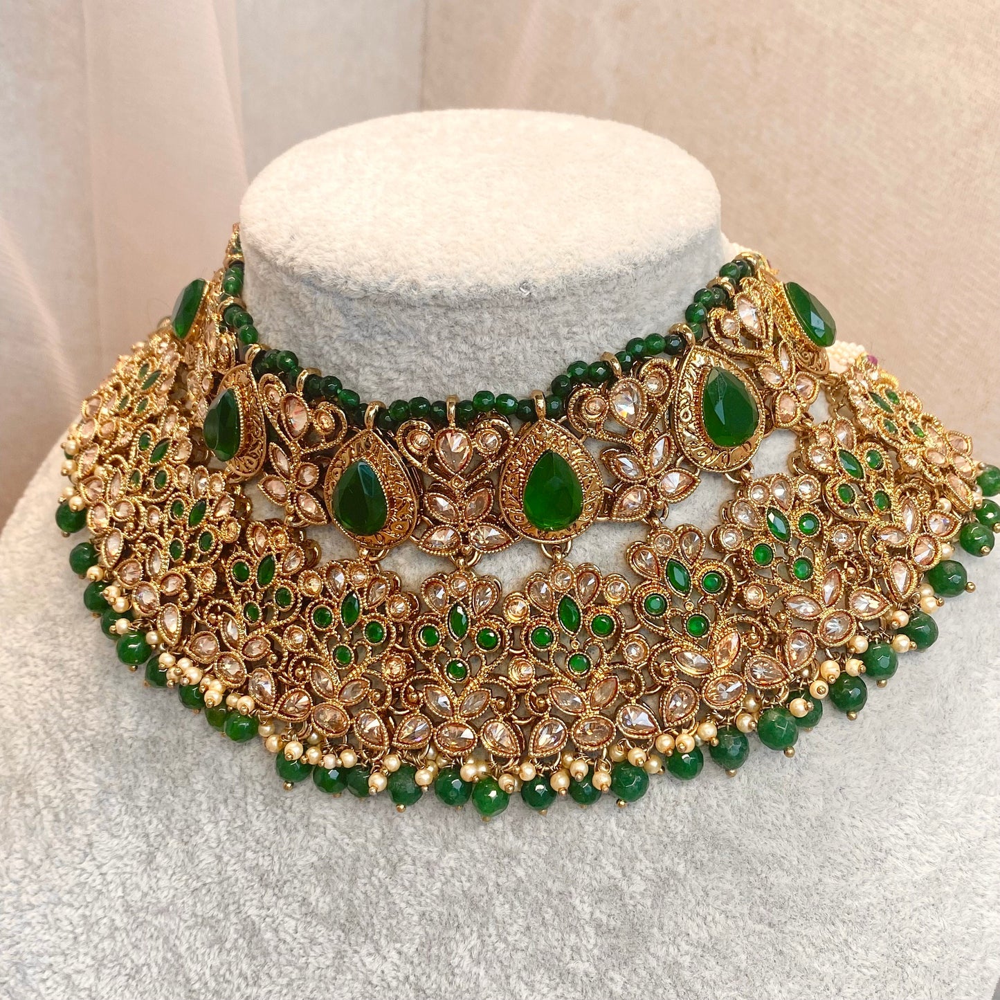 Green Necklace - Champagne