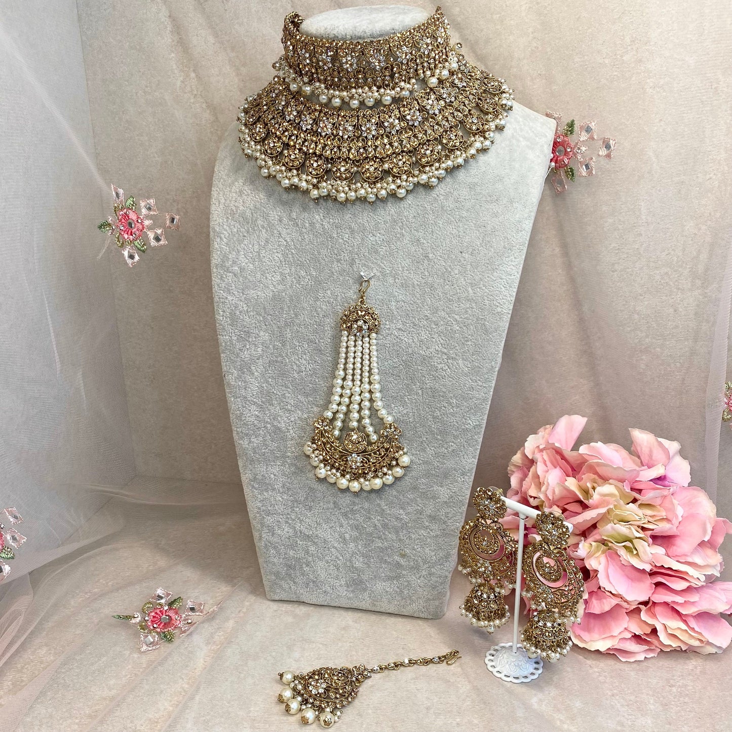 Golden Full Bridal set/ Indian/ Pakistani Style/ Choker/ Earring/ Tikka/Wedding
