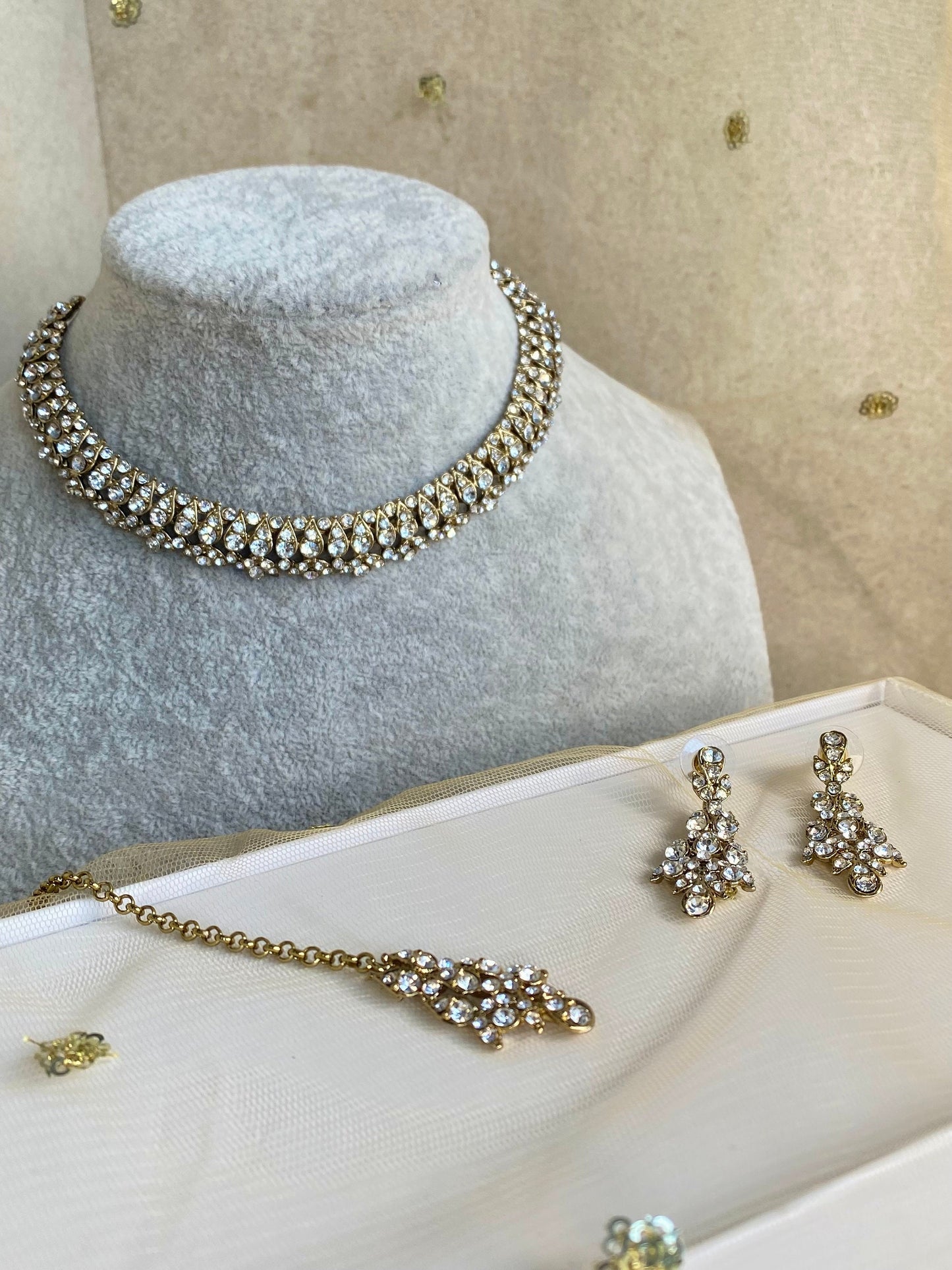 Clear Elegant Necklace Set Earring/ Tikka/ Tikli/ Indian/ Pakistani/Fashion Jewellery/ Gift for Women