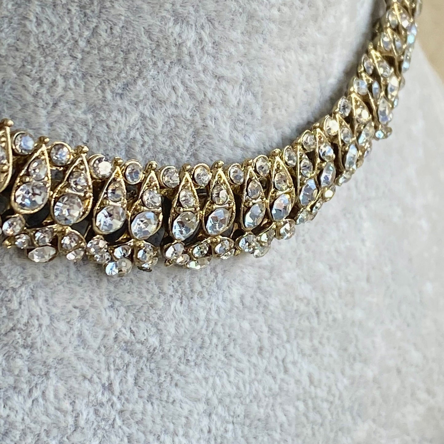 Clear Elegant Necklace Set Earring/ Tikka/ Tikli/ Indian/ Pakistani/Fashion Jewellery/ Gift for Women