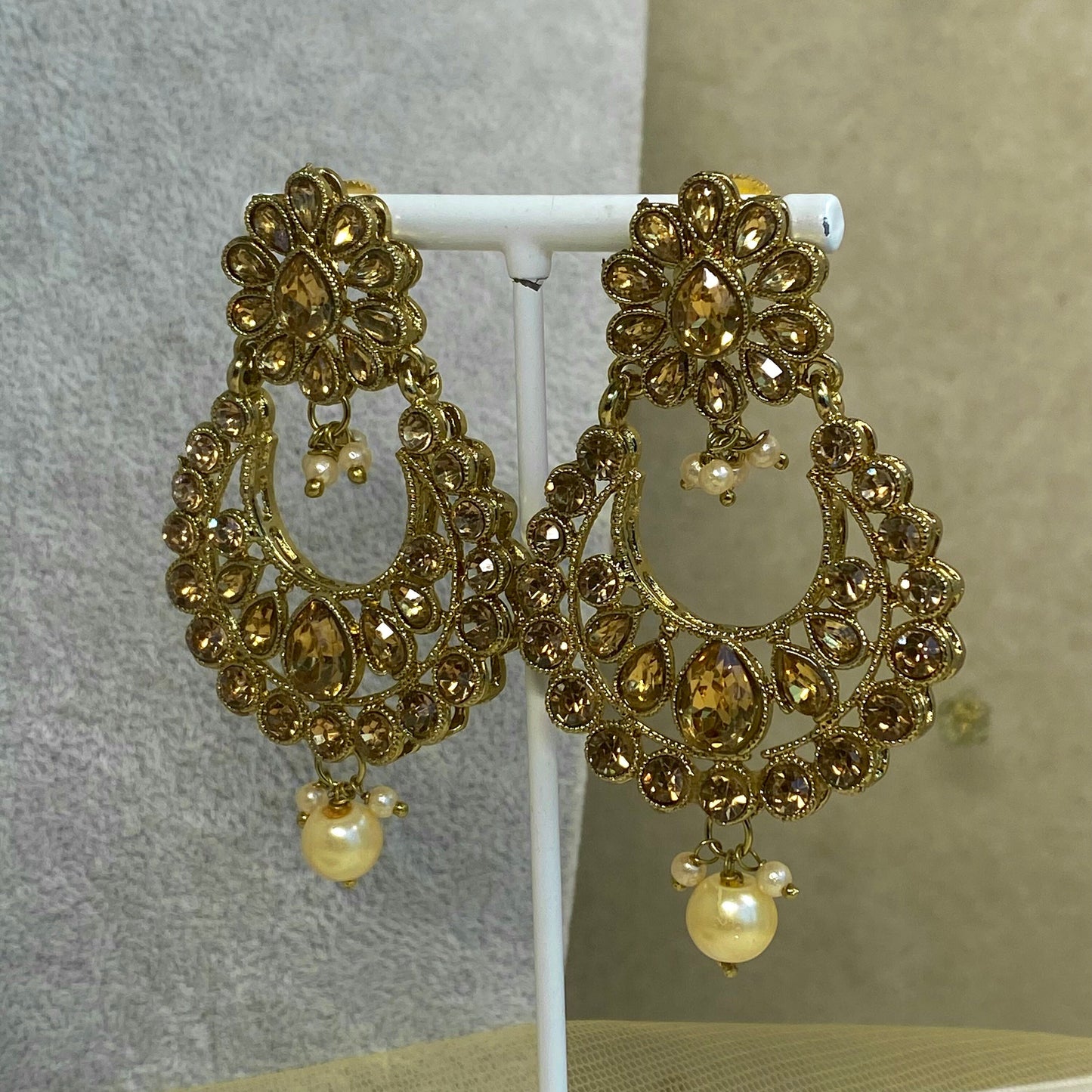 Golden Necklace and Earring/ Tikka/ Tikli/ Indian/ Pakistani/Fashion Jewellery/ Gift for Women