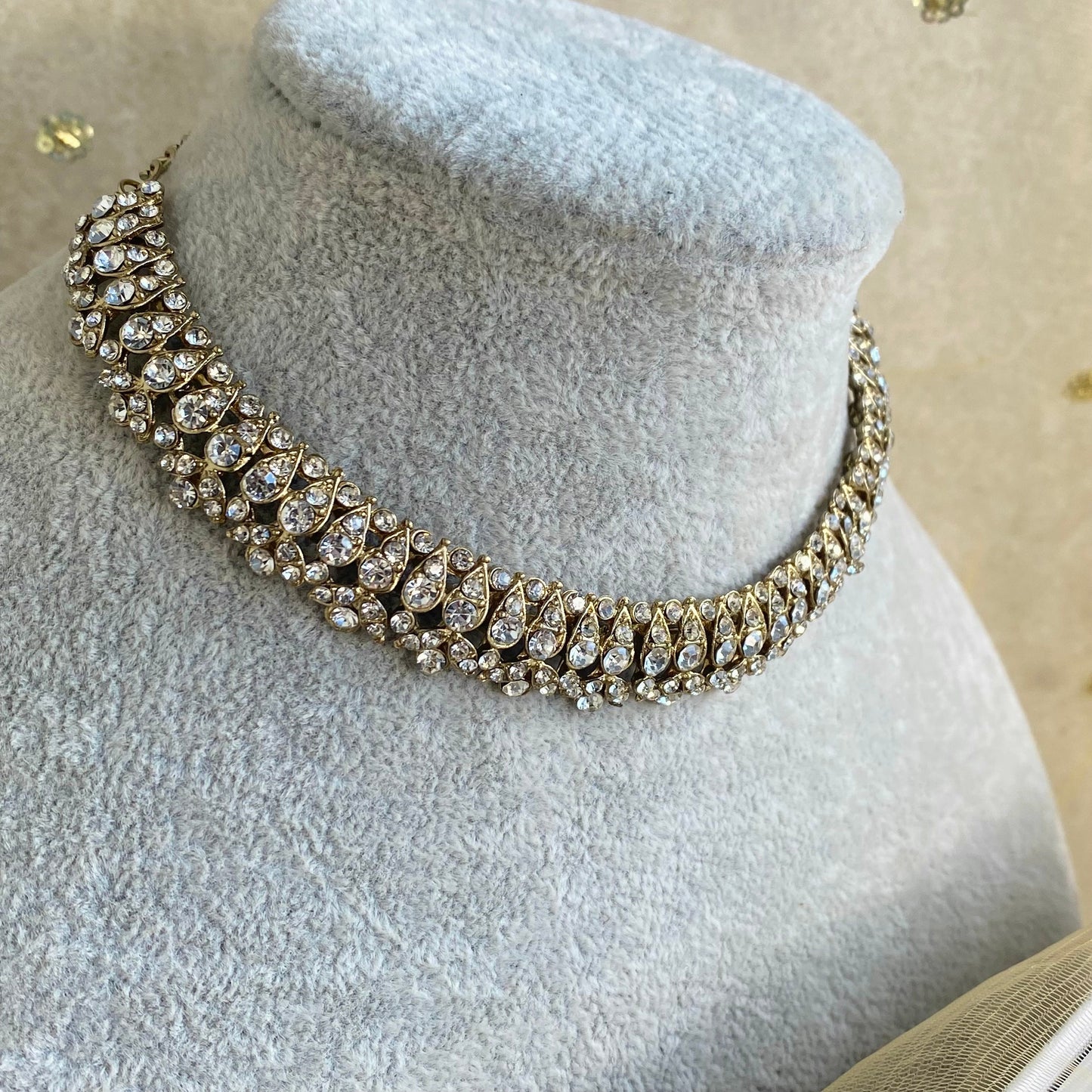 Clear Elegant Necklace Set Earring/ Tikka/ Tikli/ Indian/ Pakistani/Fashion Jewellery/ Gift for Women