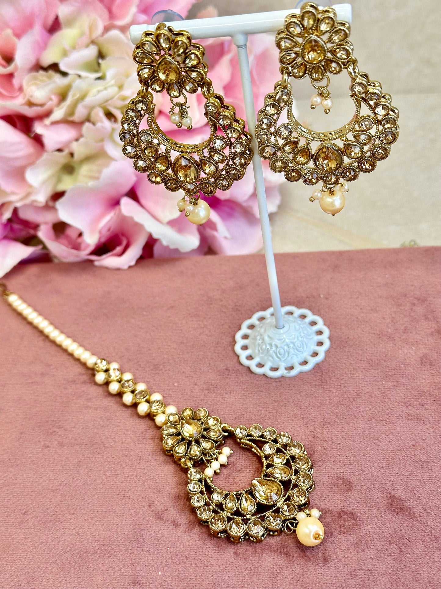 Gold Earrings & Tikka Set/ Indian Gold Earrings/ Fashion Jewellery/ Gift for Women/Indian/Pakistani style