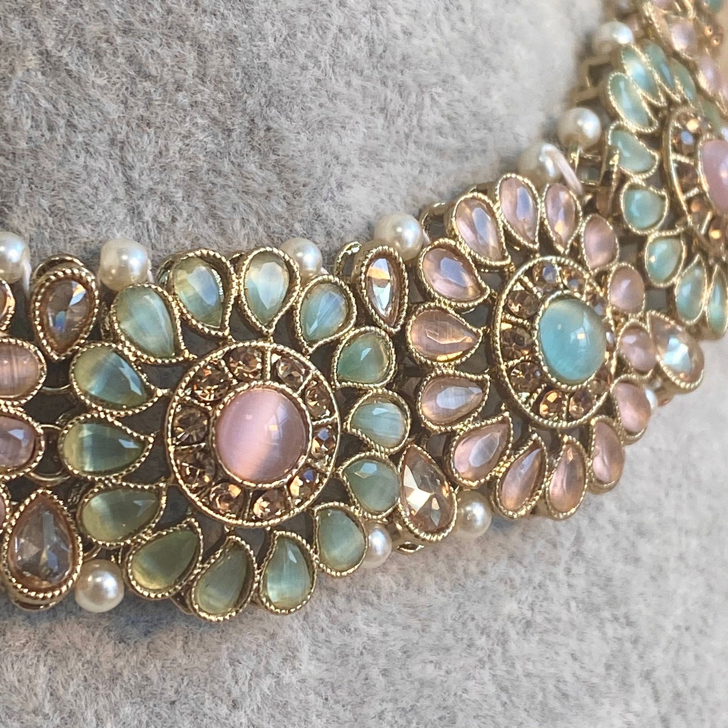 Peach and Mint Choker - Single