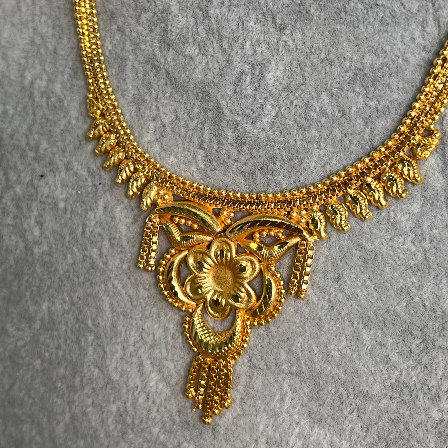 Gold Necklace and Earring/ Tikka/ Tikli/ Indian/ Pakistani/Fashion Jewellery/ Gift for Women