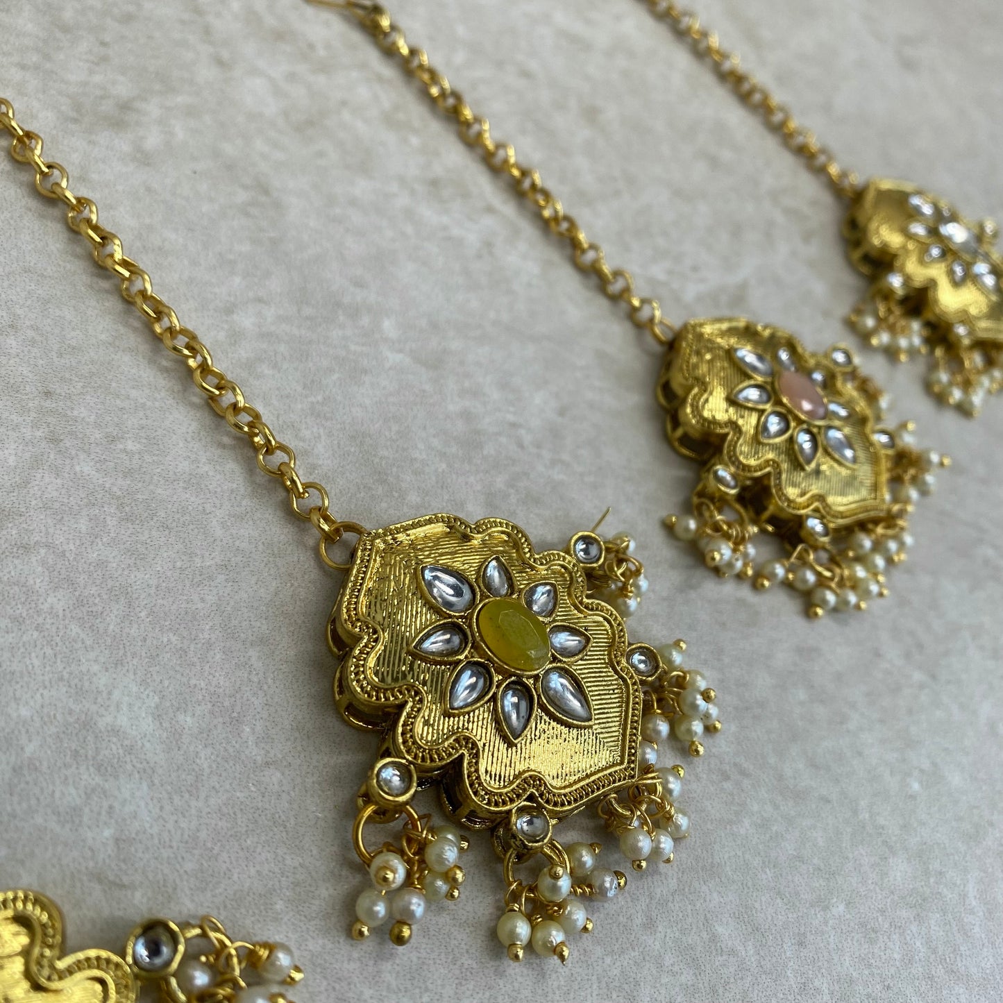 Medium Bright Gold Tikka -Peach